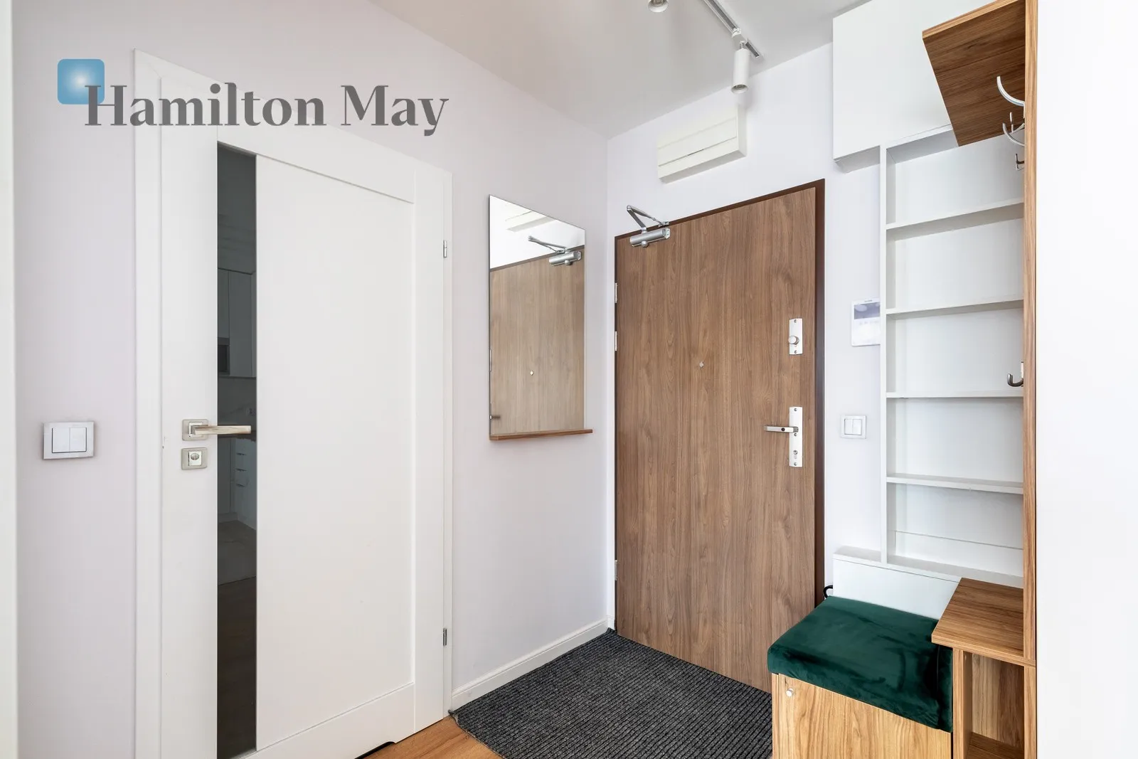 Distance to centre: 5.37 km Level: 5 Price: 760000 PLN Bedrooms: 1 Bathrooms: 1 - slider