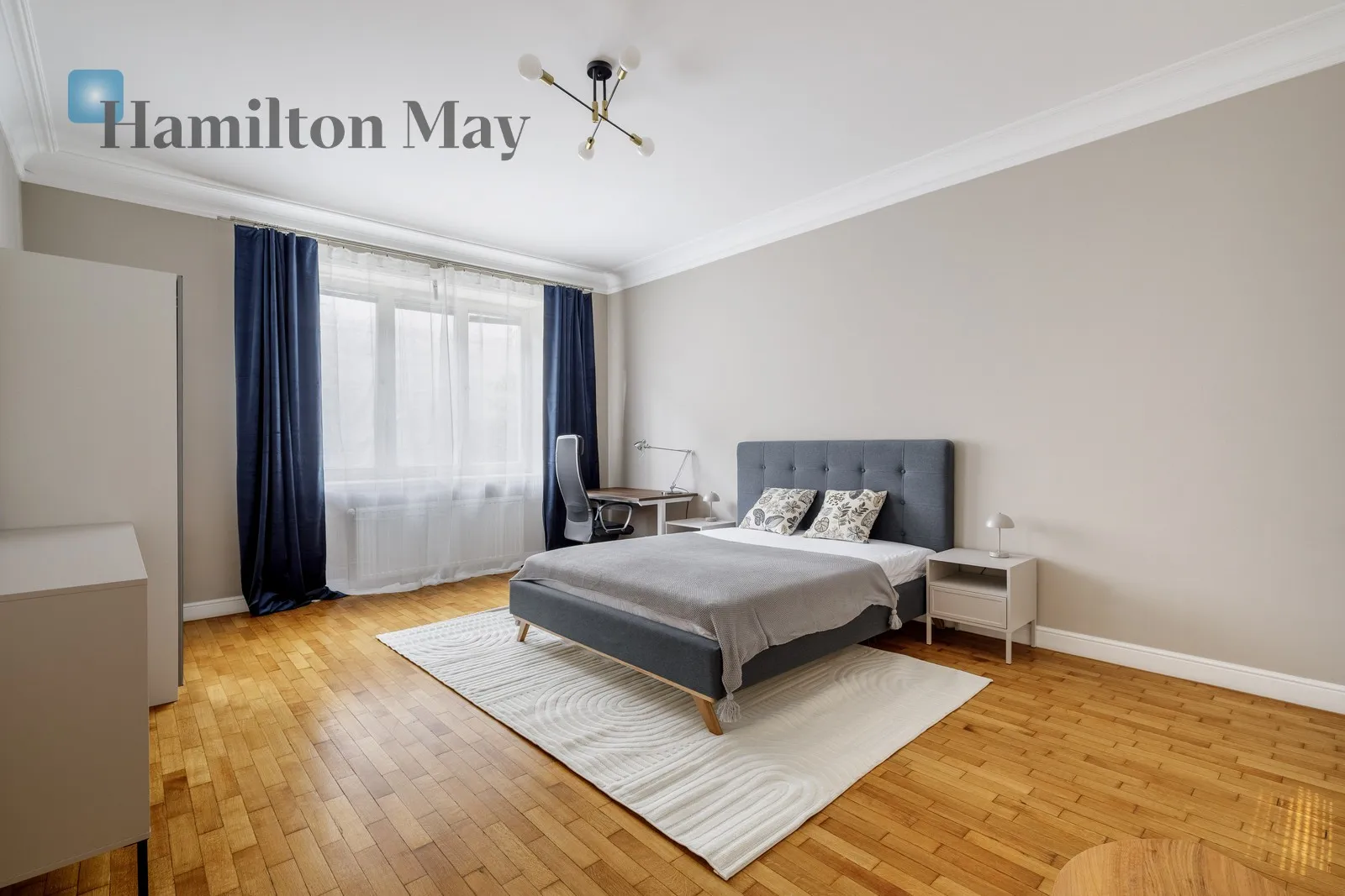 Region: Stare Miasto Distance to centre: 0.73 km Level: 2 Price: 6500 PLN Bedrooms: 2 - slider