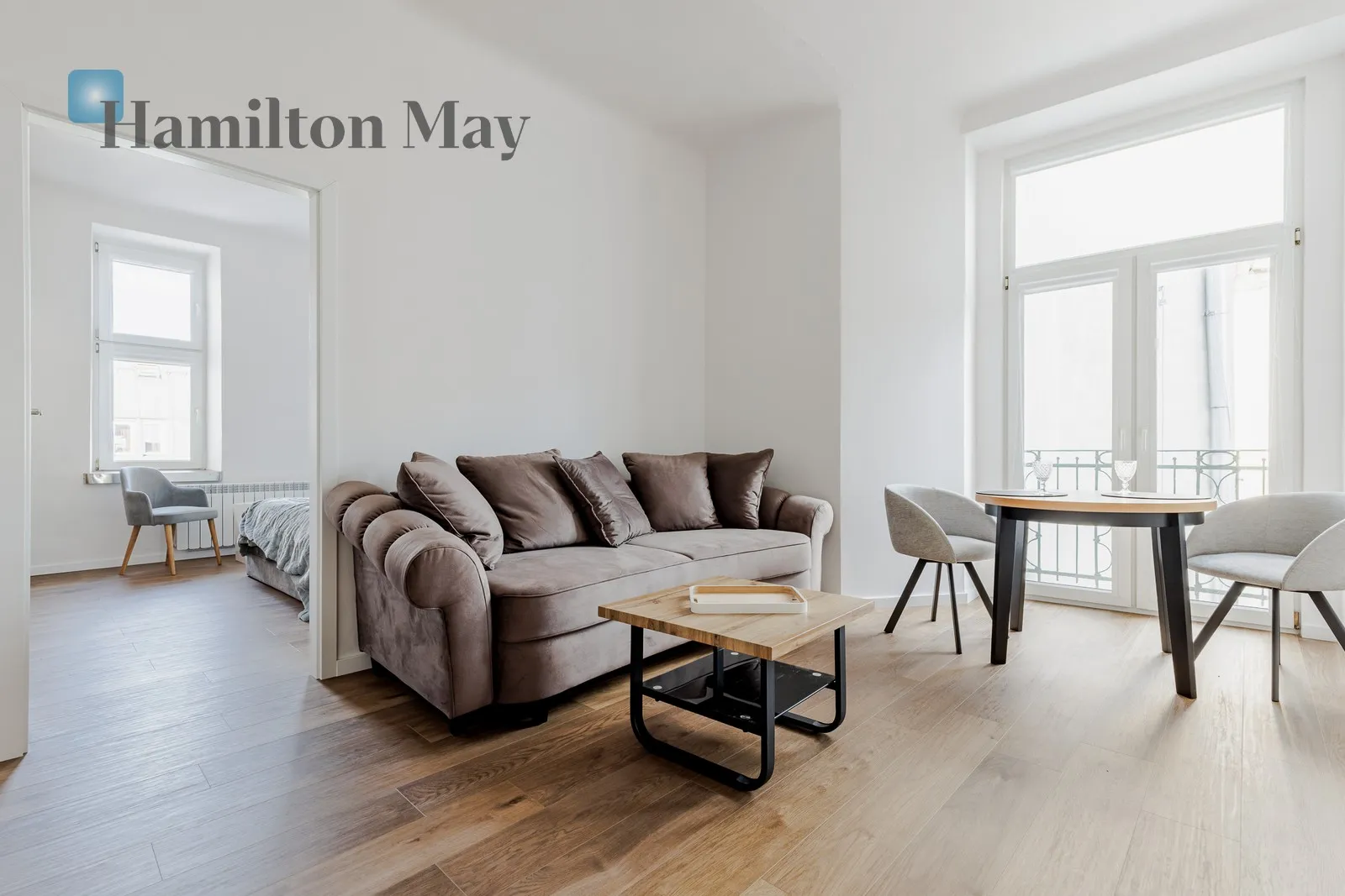 City: Warszawa Street: Hoża Region: Śródmieście Subregion: Śródmieście Południowe Distance to centre: 0.48 km Level: 6 Price: 3900 PLN Bedrooms: 1 Bathrooms: 1 Size: 49m2 Price/m2: 80 PLN - slider
