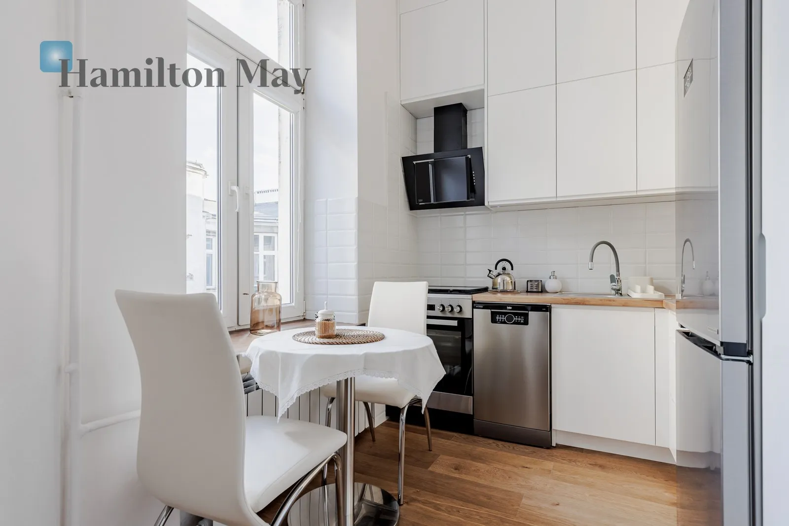 Region: Śródmieście Subregion: Śródmieście Południowe Distance to centre: 0.48 km Level: 6 Price: 3900 PLN Bedrooms: 1 Bathrooms: 1 Size: 49m2 Price/m2: 80 PLN - slider