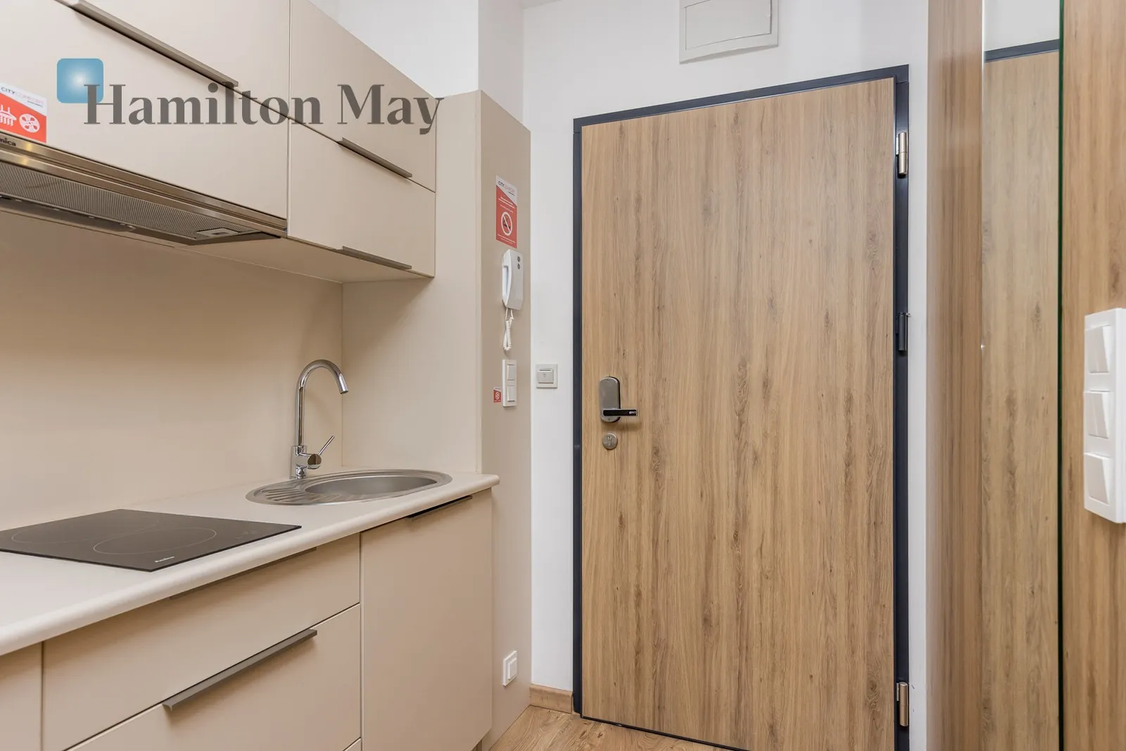 Region: Wola Subregion: Odolany Distance to centre: 4.66 km Level: 4 Price: 492000 PLN Bedrooms: 0 Bathrooms: 1 Size: 24.53m2 - slider