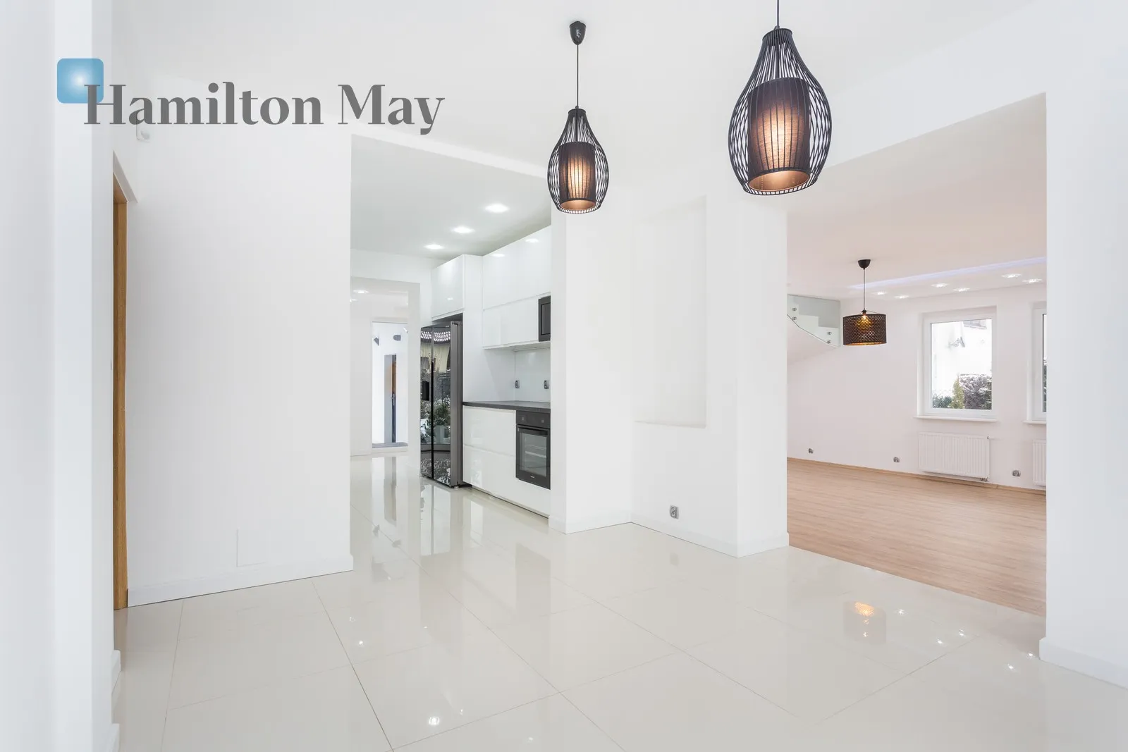 Distance to centre: 4.91 km Level: -9 Price: 17500 PLN - slider