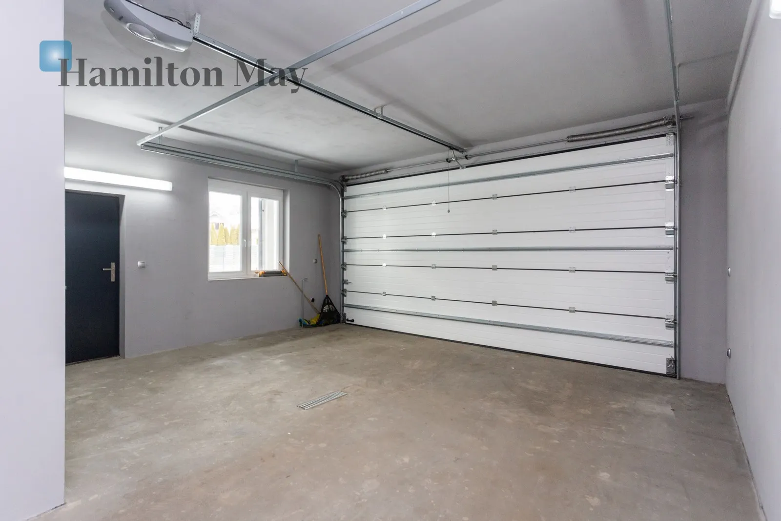 Subregion: Wola Justowska Distance to centre: 4.91 km Level: -9 Price: 17500 PLN - slider