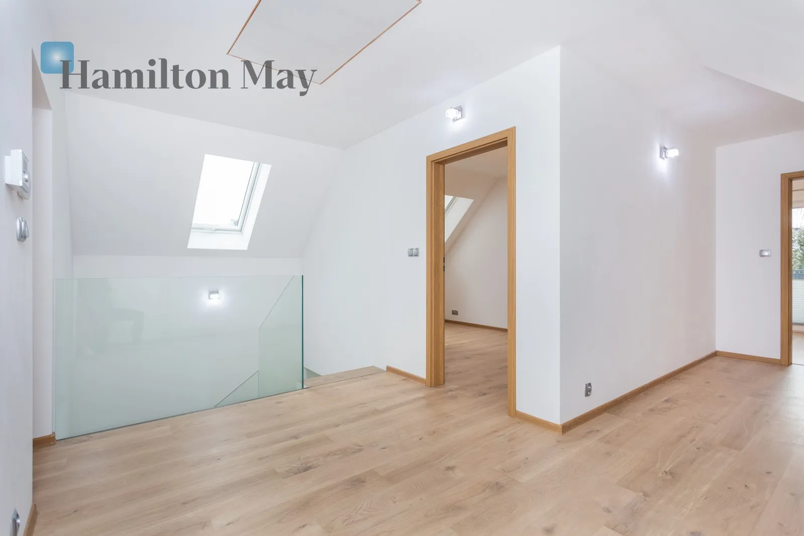 Street: Dolina Region: Zwierzyniec - slider