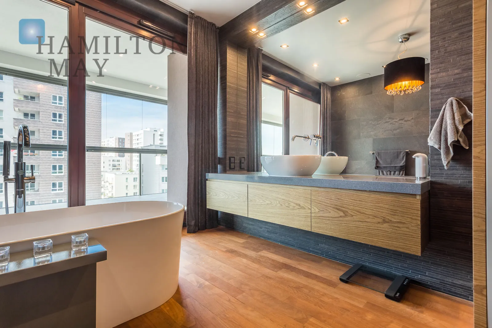 Apartment with a large balcony | near Dworzec Gdański metro - slider