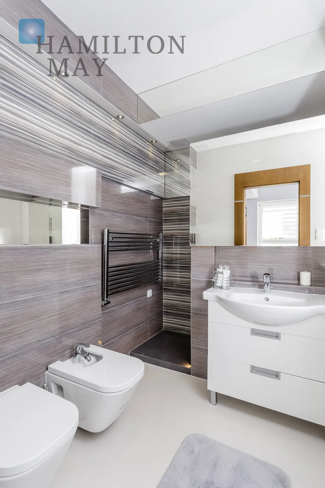 A modern, comfortable apartment in a quiet part of Mokotów - slider
