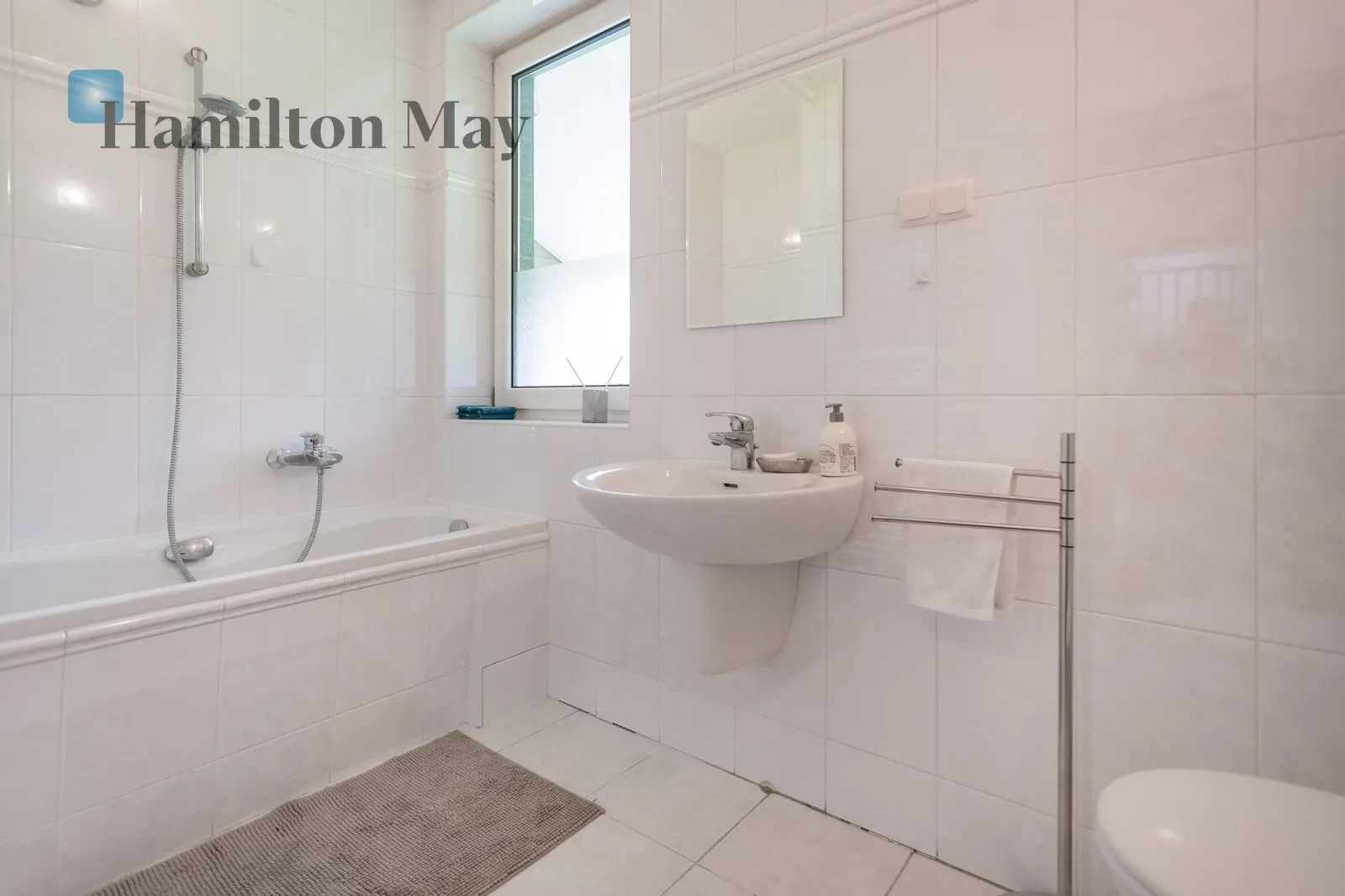 Region: Świętego Floriana, Lusina Price: 2850000 PLN Bedrooms: 5 Bathrooms: 2 Plot size: 2500m2