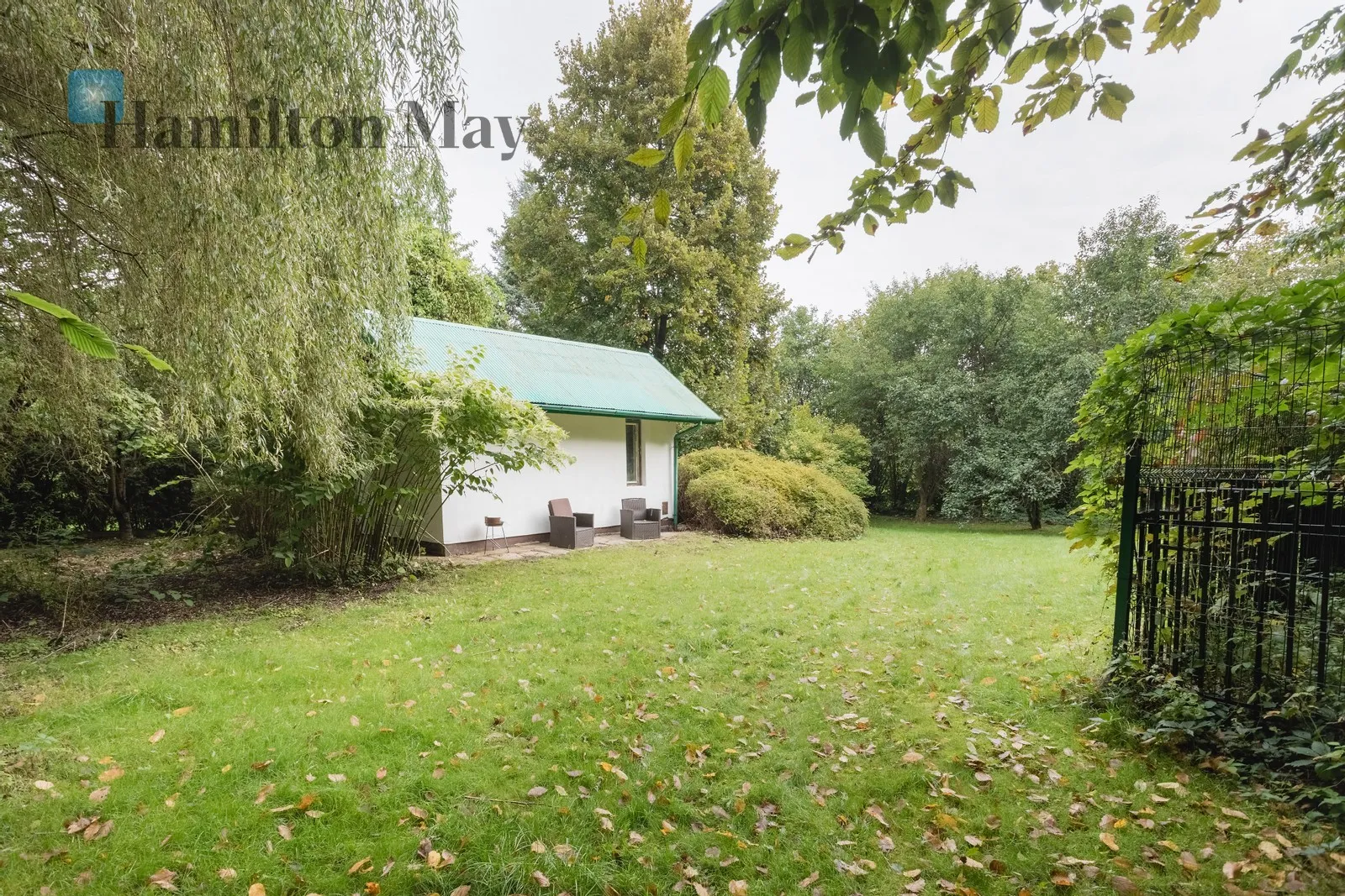 A detached single-family house with a large 25-are plot in Lusina for sale
