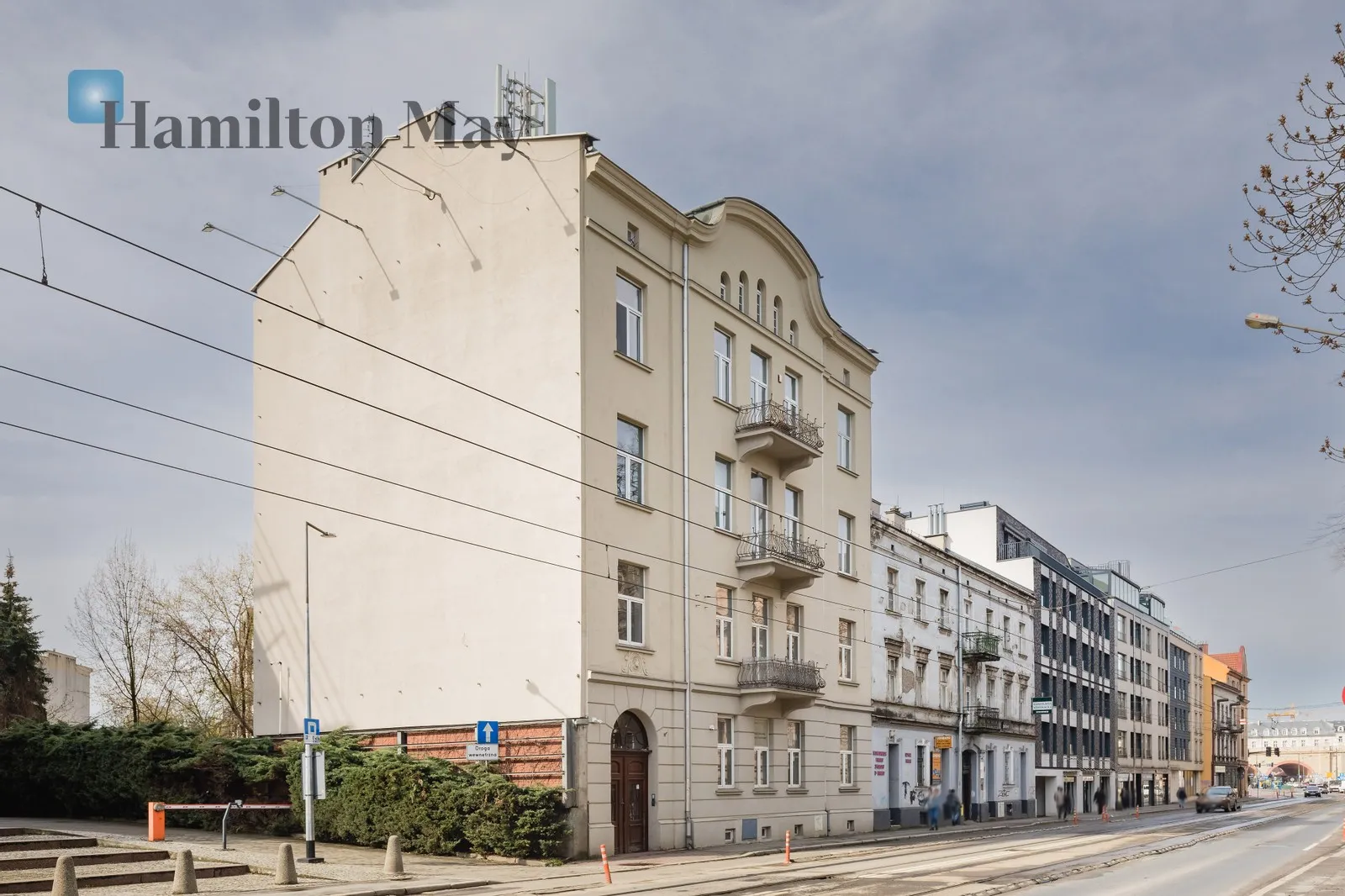 For sale 4-bedroom, spacious apartment near the center on street Grzegórzecka. - slider