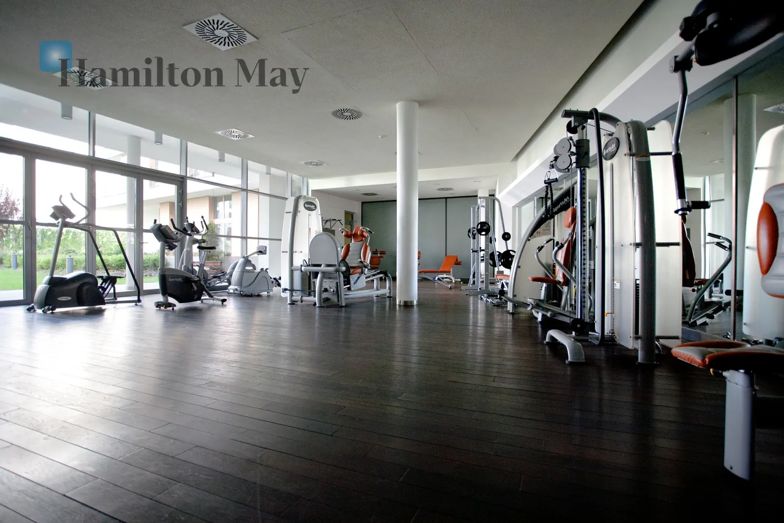 Region: Stare Miasto Distance to centre: 0.71 km Level: 4 Price: 3900 PLN Bedrooms: 1 Bathrooms: 1 - slider