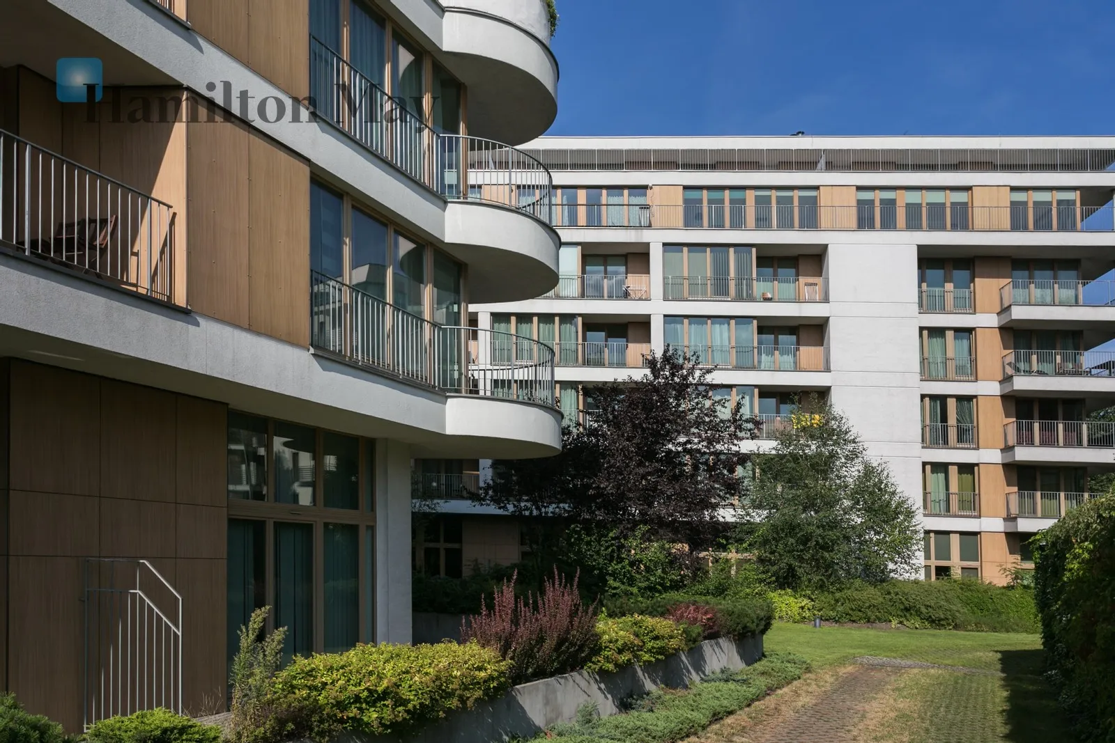 Level: 4 Price: 3900 PLN Bedrooms: 1 Bathrooms: 1 - slider