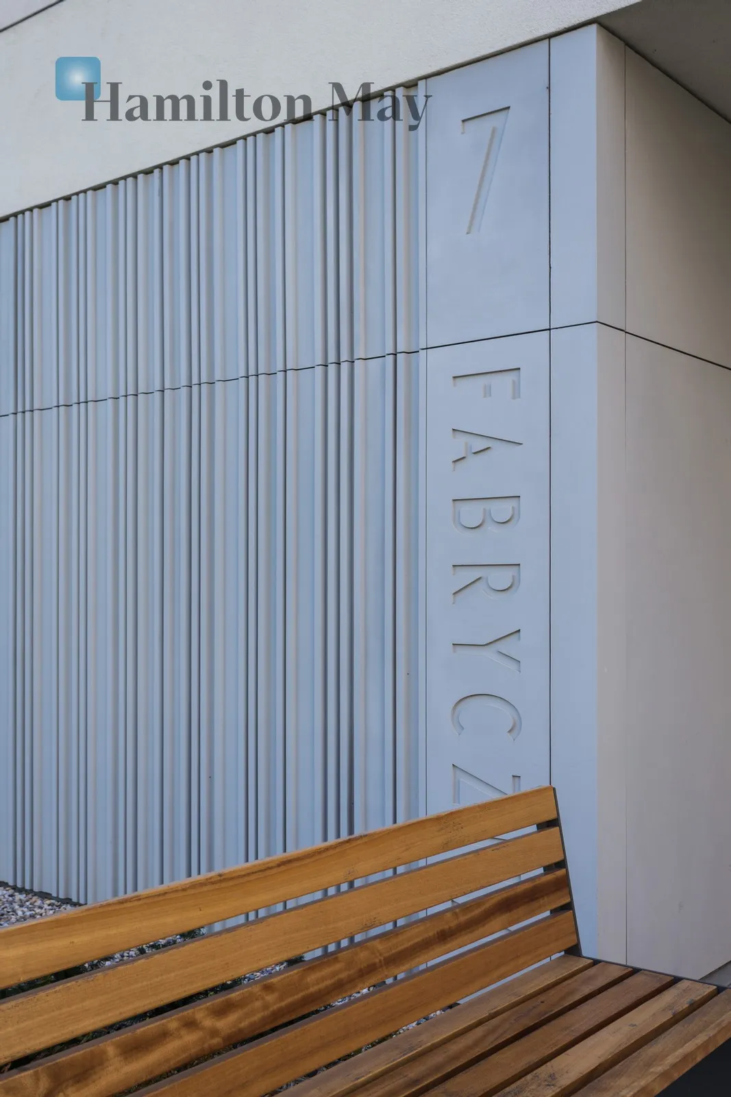 Distance to centre: 2.46 km Level: 5 Price: 4900 PLN Bedrooms: 2 Bathrooms: 1 Size: 60m2 Price/m2: 82 PLN - slider