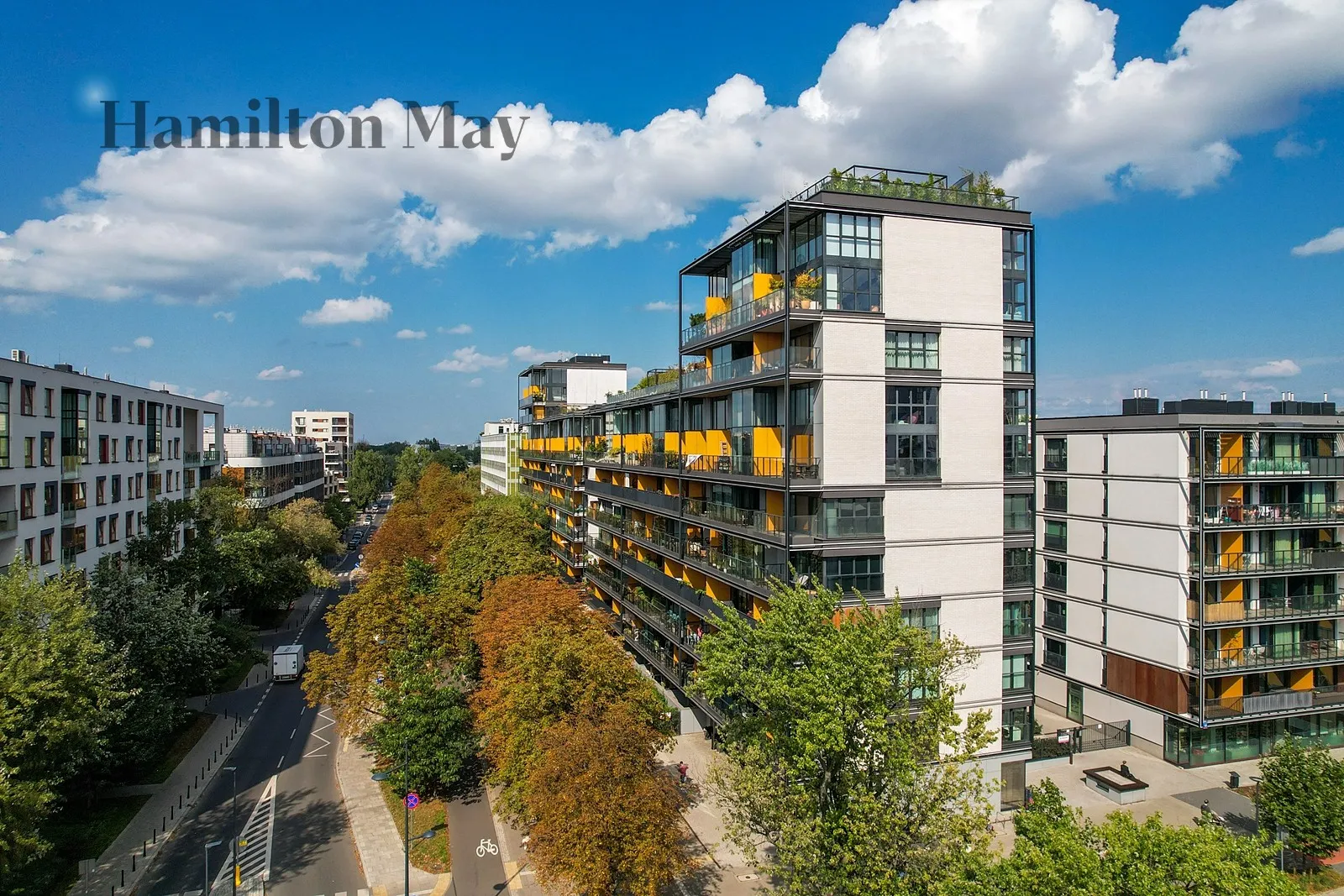 Distance to centre: 4.25 km Level: 2 Price: 5500 PLN Bedrooms: 1 Bathrooms: 1 Size: 50m2 - slider