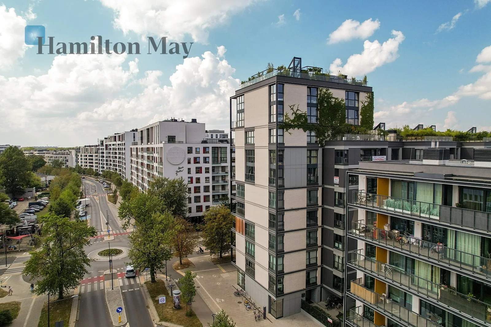 Distance to centre: 4.25 km Level: 2 Price: 5500 PLN - slider