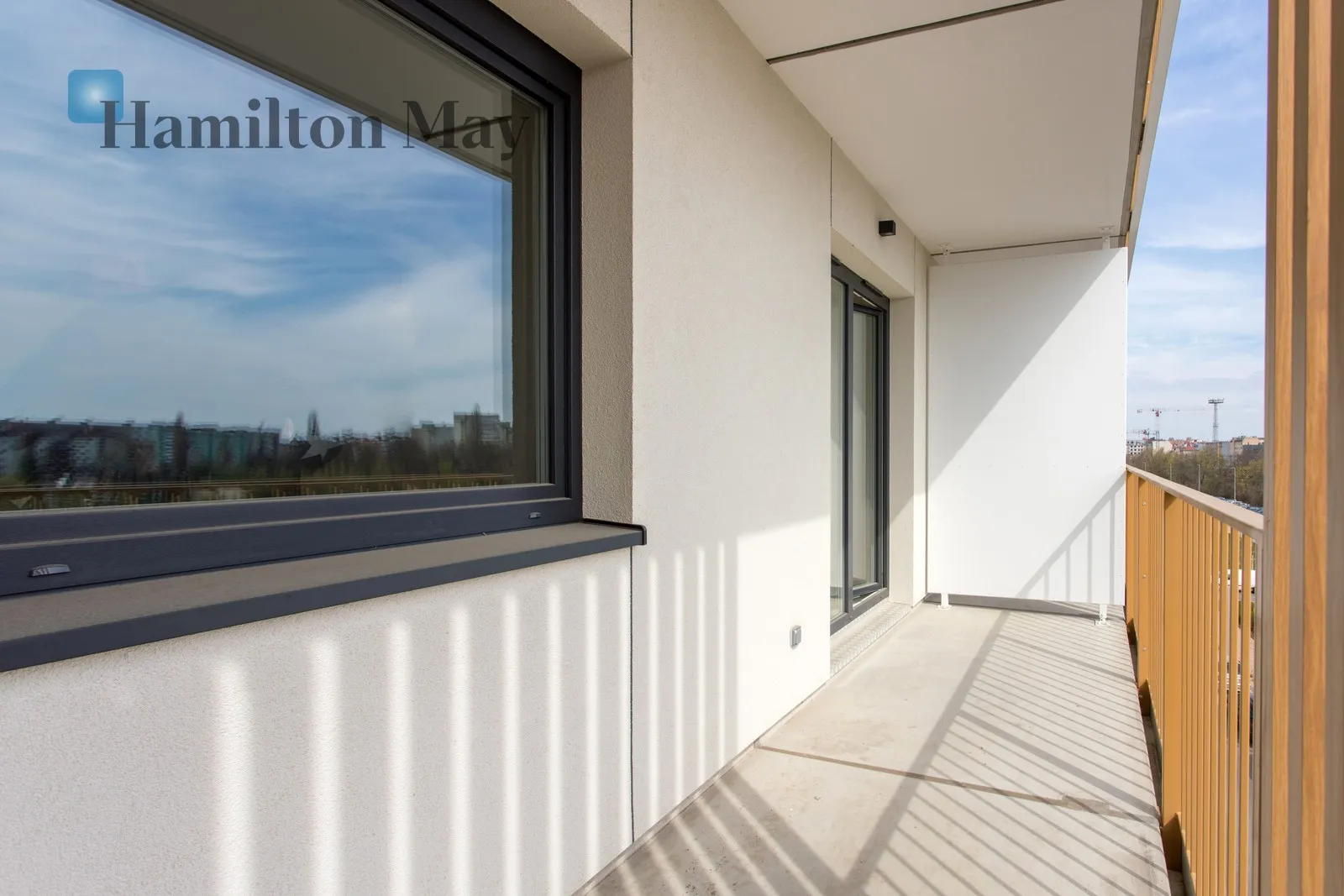 Bedrooms: 3 Bathrooms: 2 Size: 75.59m2 Price/m2: 16686 PLN - slider