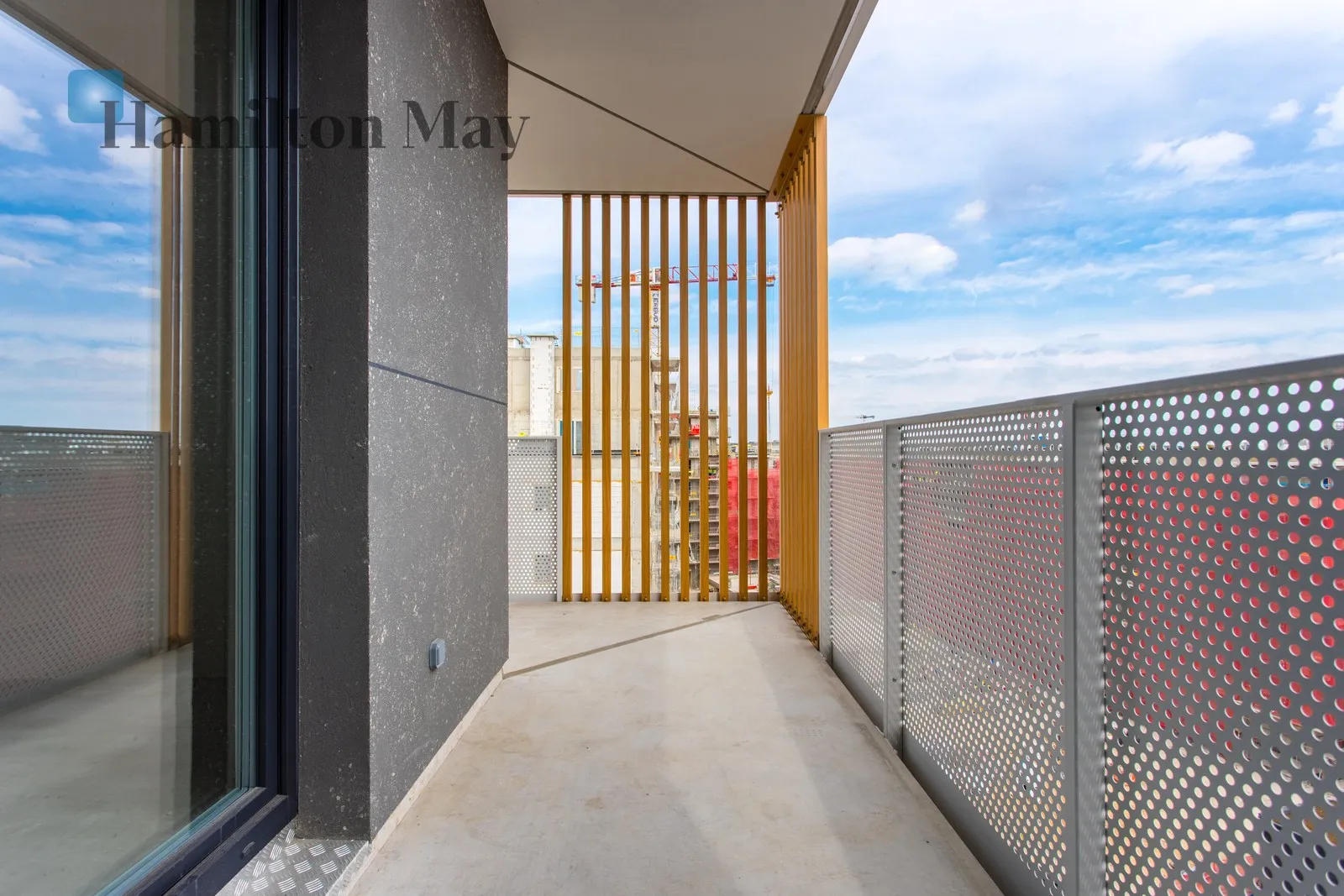 Distance to centre: 2 km Level: 3 Price: 648731 PLN Bedrooms: 1 Bathrooms: 1 Size: 37.66m2 - slider