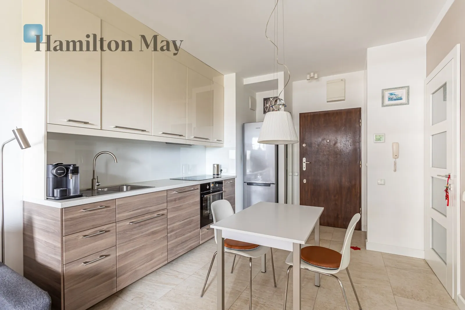 Street: Jana Nowaka-Jeziorańskiego Region: Praga Południe Subregion: Gocław Distance to centre: 6.73 km Level: 4 Price: 3500 PLN Bedrooms: 1 Bathrooms: 1 - slider