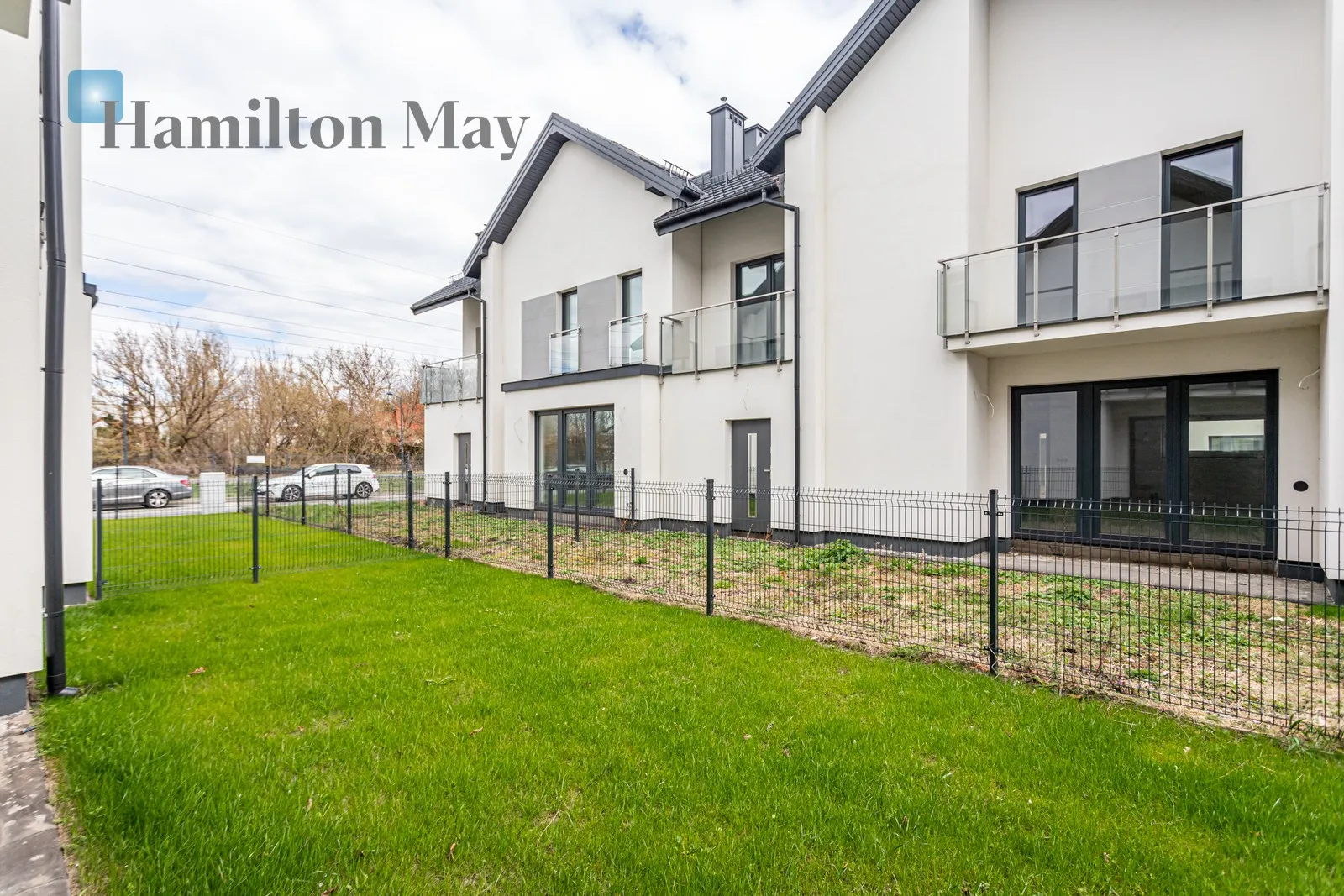 Street: Międzyosiedlowa Region: Wawer Subregion: Międzylesie Price: 1308252 PLN Bedrooms: 3 - slider
