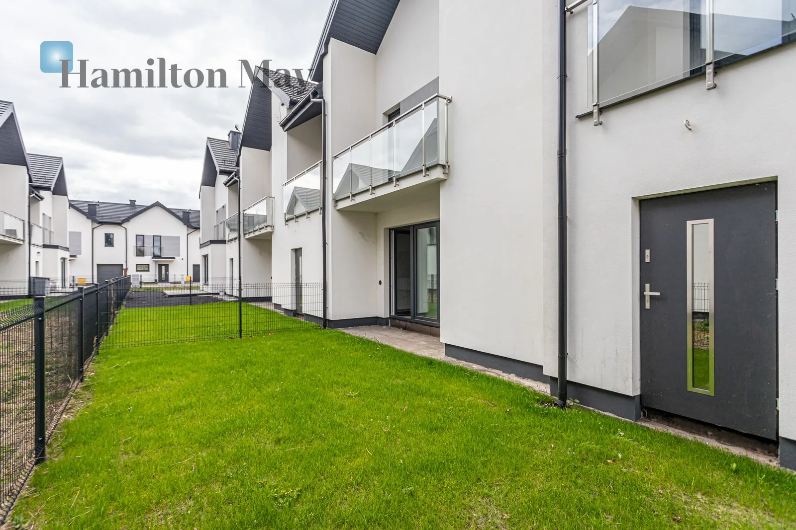 Subregion: Międzylesie Price: 1308252 PLN Bedrooms: 3 Bathrooms: 2 Plot size: 200m2 - slider