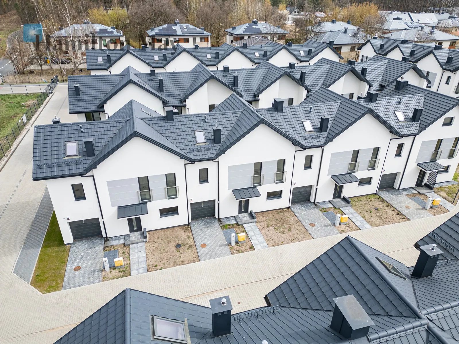 Plot size: 200m2 Price/m2: 9845 PLN - slider