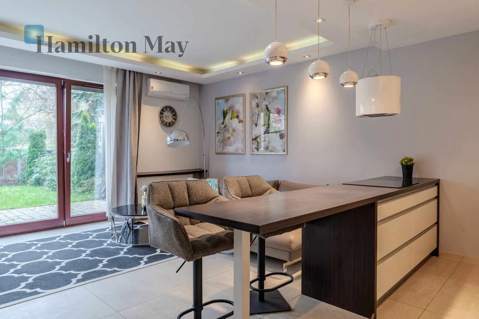 City: Kraków Street: Ludwinowska Region: Dębniki Distance to centre: 1.95 km Price: 4800 PLN Bedrooms: 1 - slider