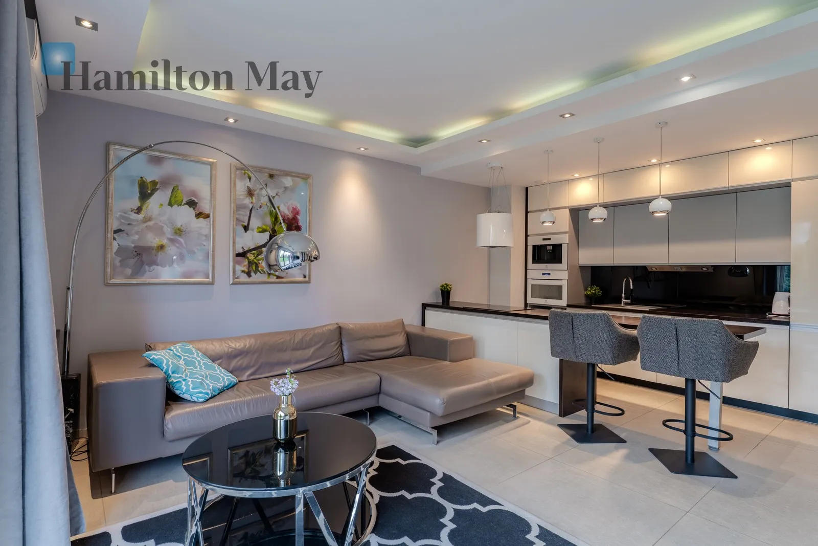 Region: Dębniki Distance to centre: 1.95 km Price: 4800 PLN Bedrooms: 1 Bathrooms: 2 Size: 58m2 - slider