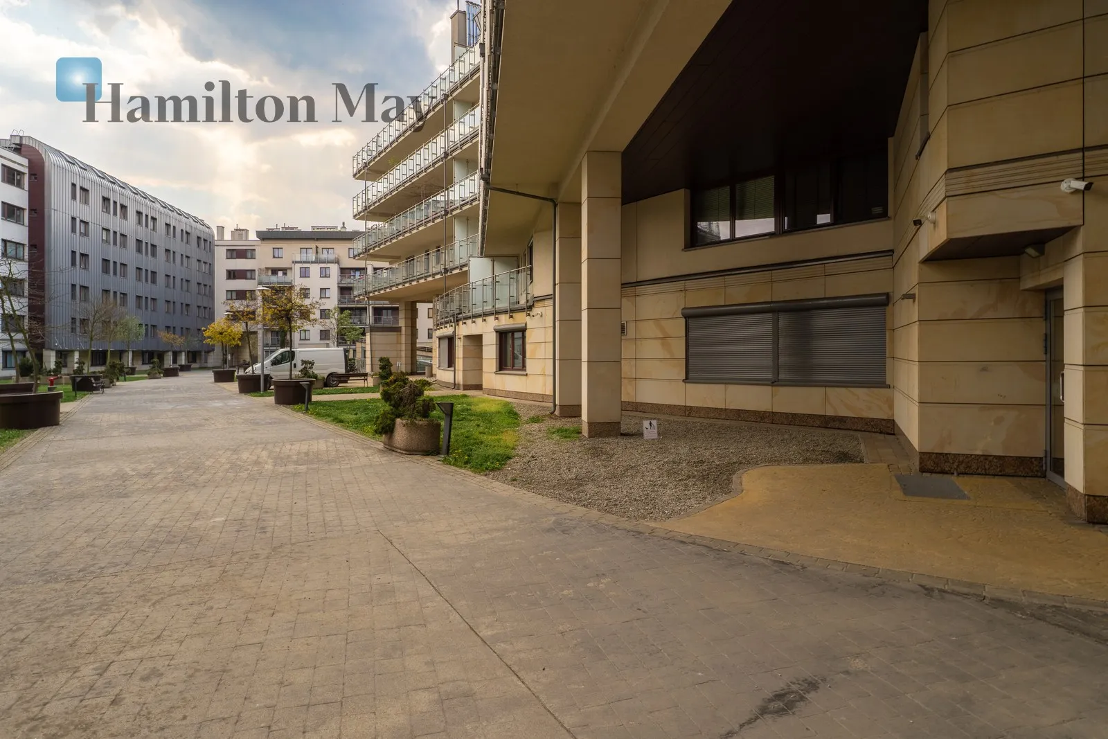 Price: 4800 PLN Bedrooms: 1 - slider