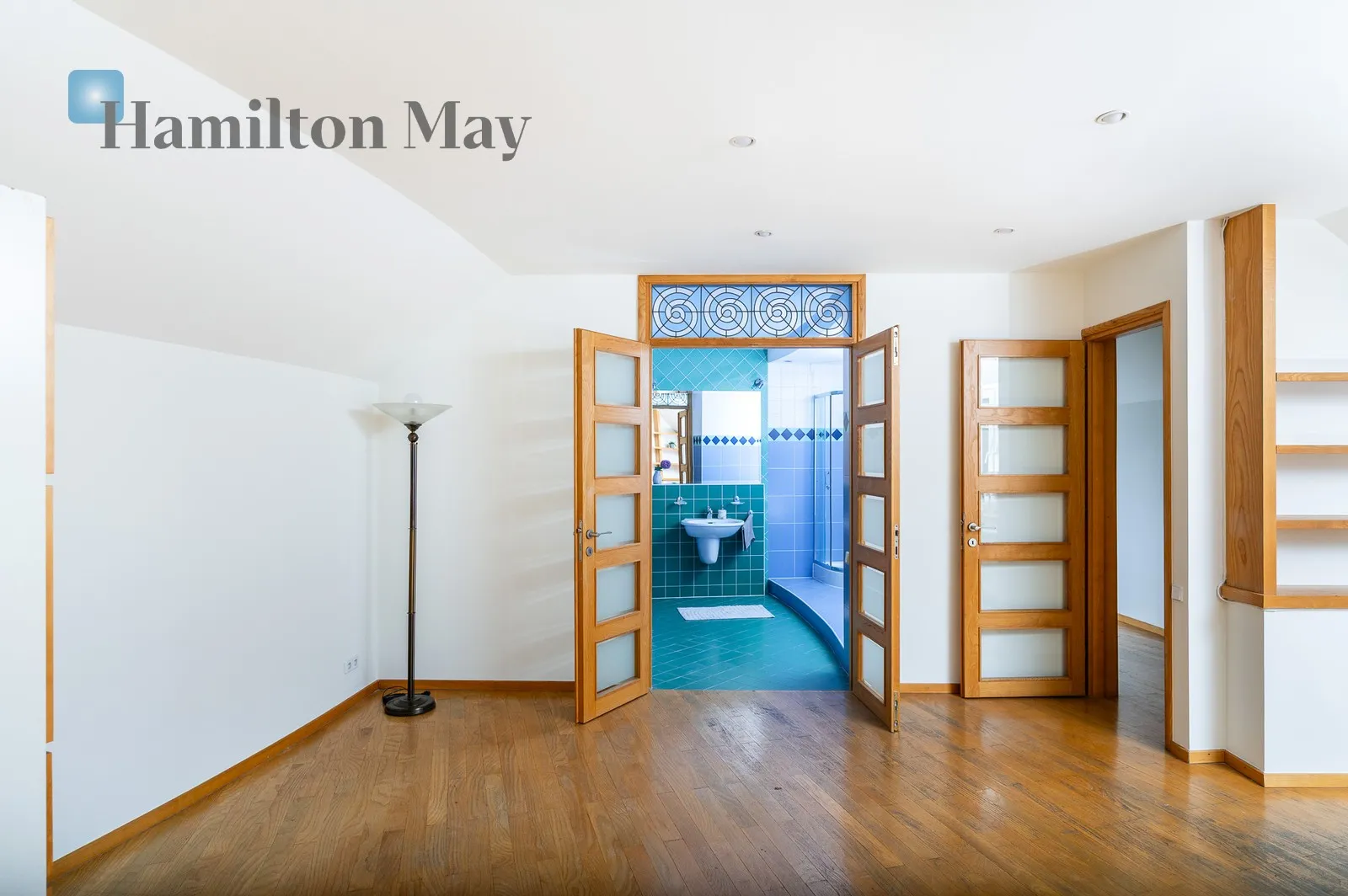 Subregion: Wola Justowska Distance to centre: 7 km Level: -9 Price: 8900000 PLN Bedrooms: 5 - slider