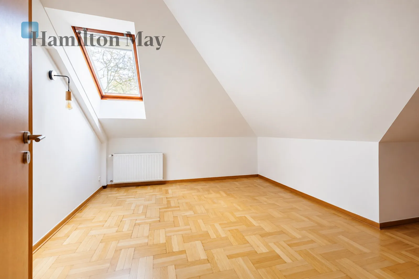 Przestronny dom z basenem nad jeziorem  - slider