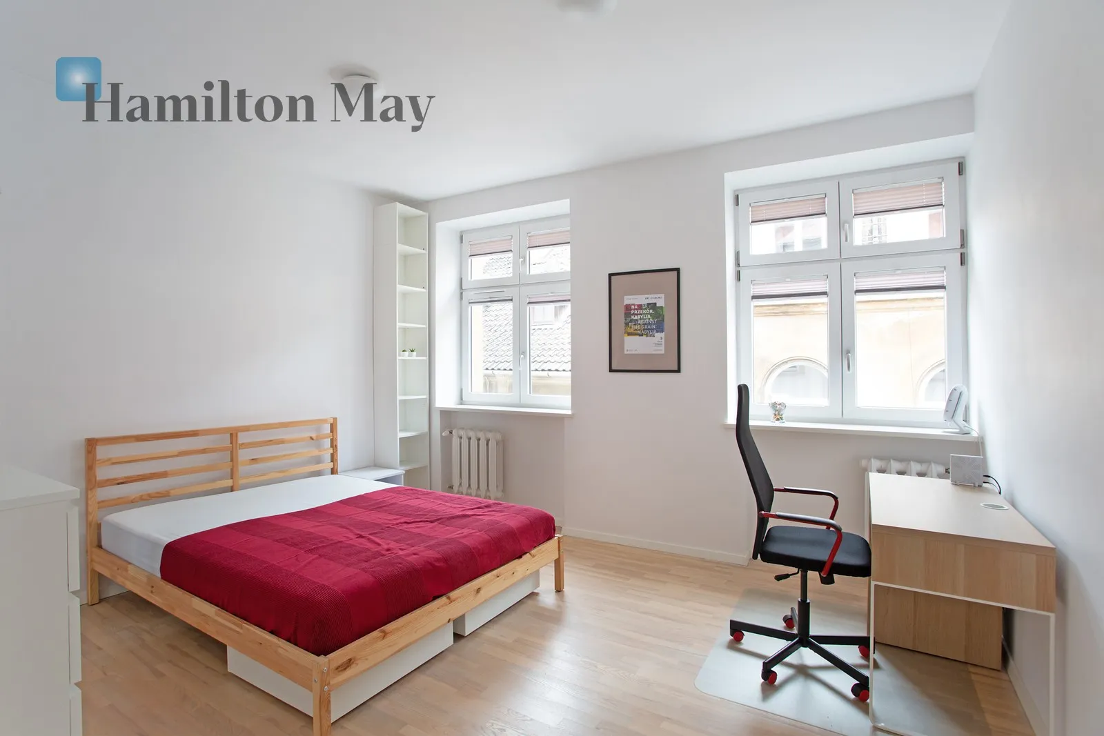 Region: Stare Miasto Subregion: Kazimierz Distance to centre: 1.38 km Level: 2 Price: 3700 PLN Bedrooms: 2 Bathrooms: 1 Size: 56m2 - slider