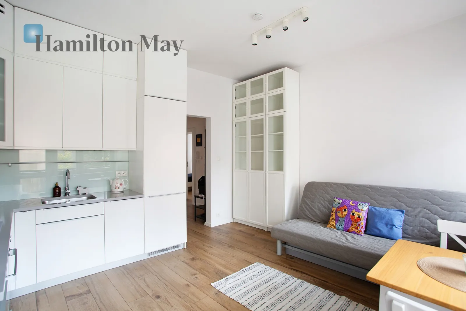 Street: Józefa Region: Stare Miasto Subregion: Kazimierz Distance to centre: 1.38 km Level: 2 Price: 3700 PLN Bedrooms: 2 Bathrooms: 1 Size: 56m2 Price/m2: 66 PLN - slider