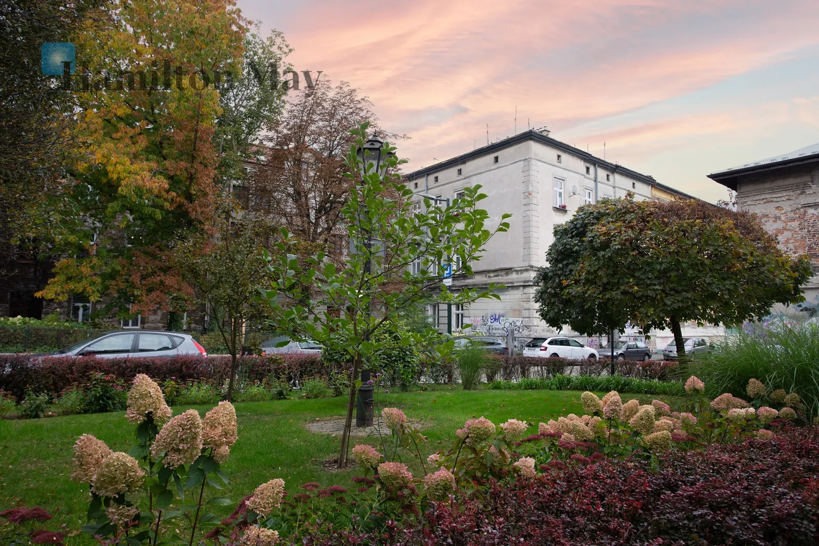 Price: 3700 PLN Bedrooms: 2 Bathrooms: 1 Size: 56m2 - slider