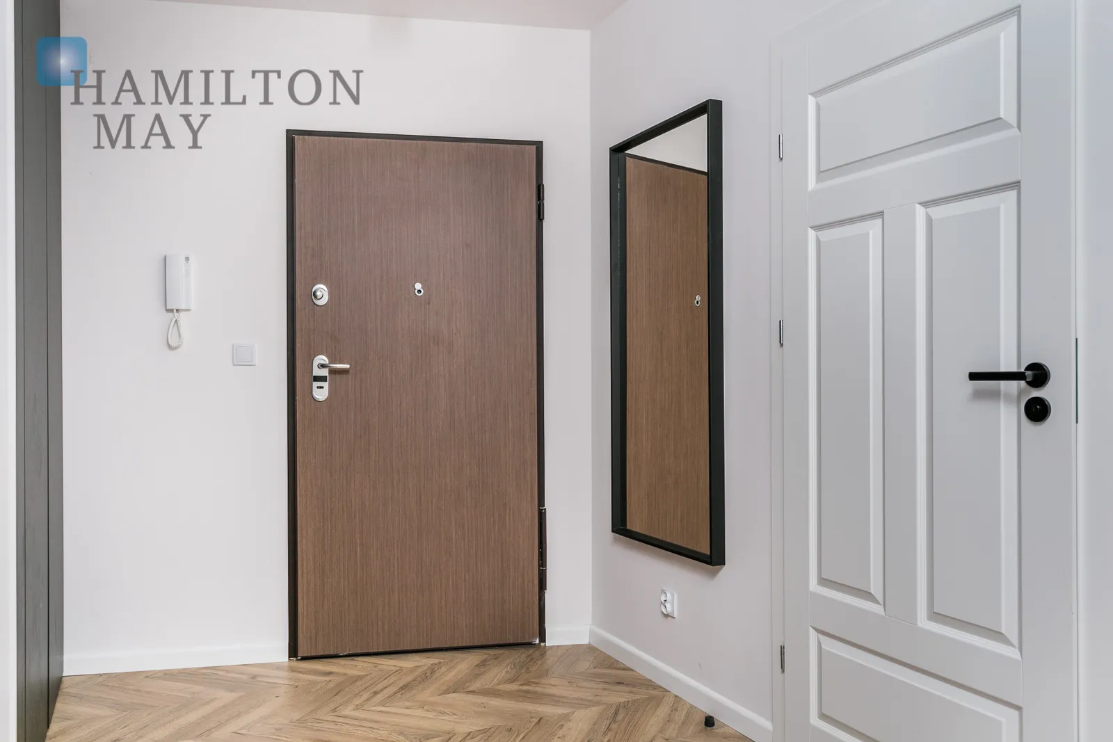 Comfortable top-floor apartment in Krakow - slider