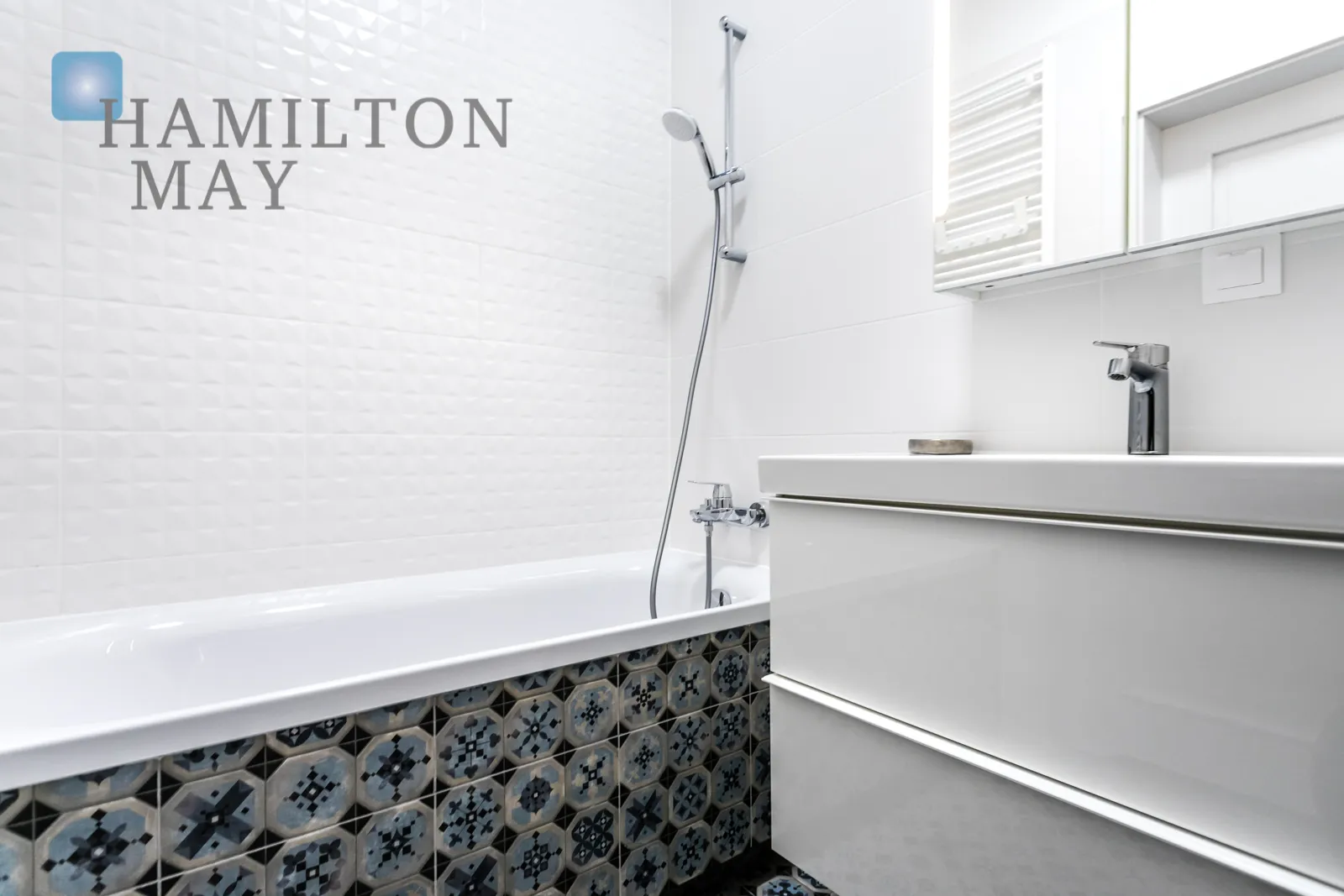 Продається простора квартира з балконом в Мокотові - slider