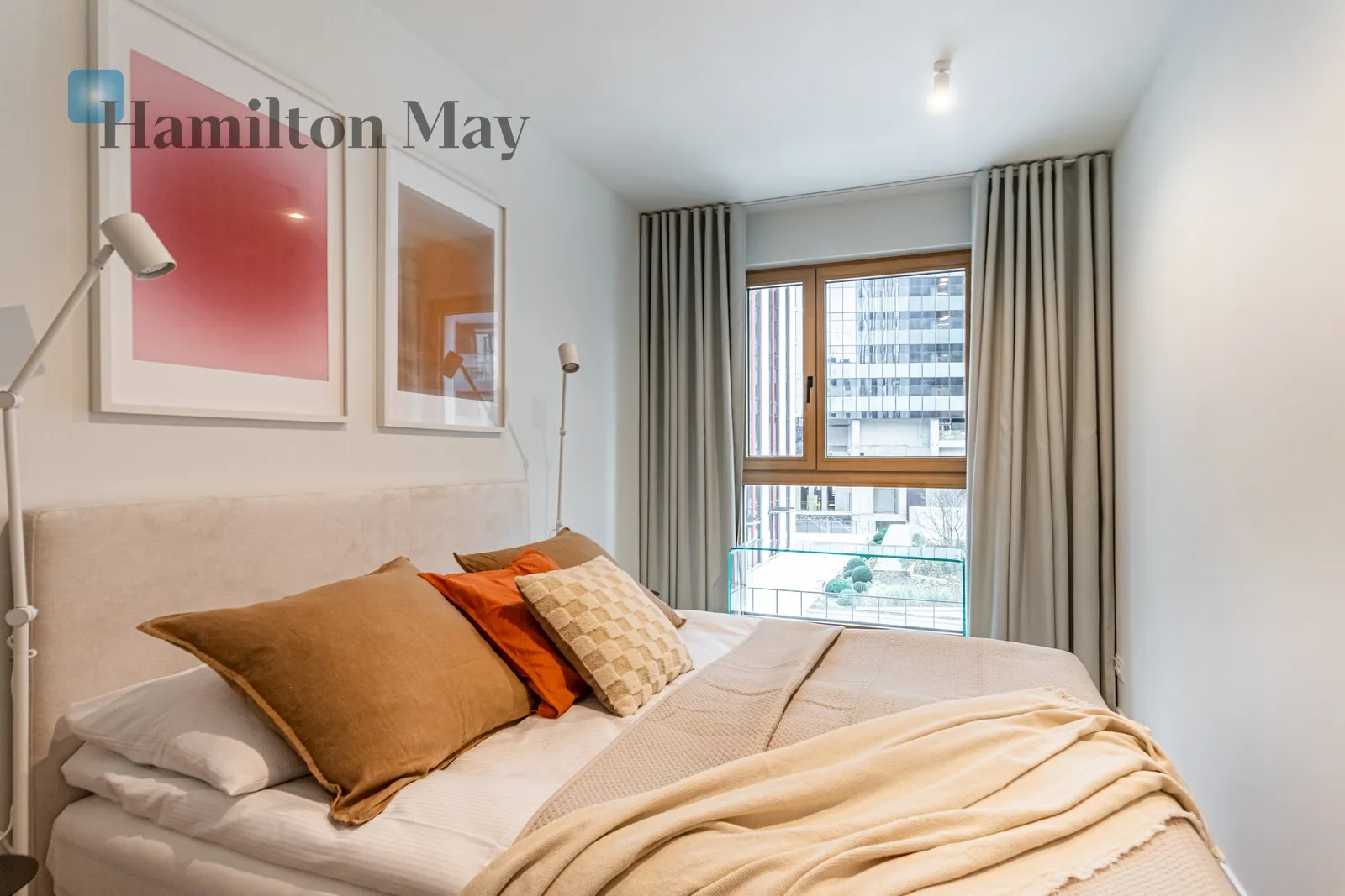 Street: Prosta Region: Wola Subregion: Czyste Distance to centre: 1.99 km Level: 5 Price: 12500 PLN Bedrooms: 3 Bathrooms: 2 Size: 77m2 - slider