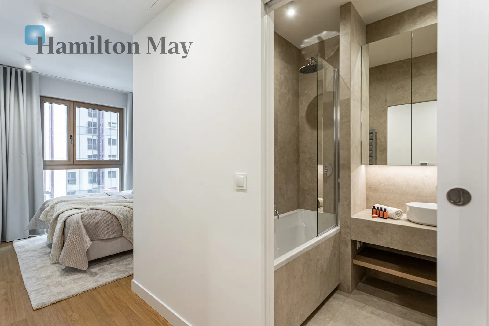 Region: Wola Subregion: Czyste Distance to centre: 1.99 km Level: 5 Price: 12500 PLN Bedrooms: 3 Bathrooms: 2 Size: 77m2 - slider