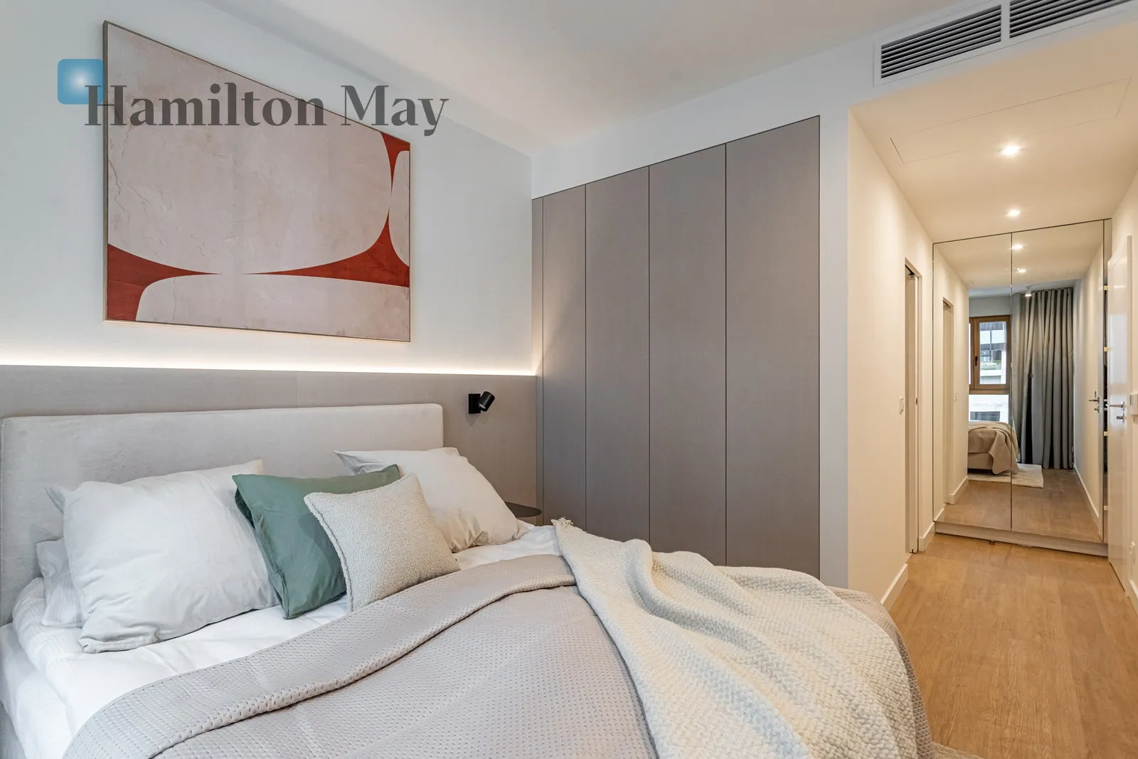 City: Warszawa Street: Prosta Region: Wola Subregion: Czyste Distance to centre: 1.99 km Level: 5 Price: 12500 PLN - slider