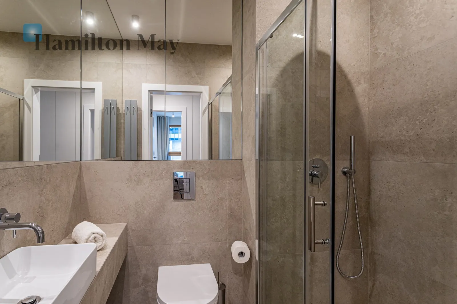 Level: 5 Price: 12500 PLN Bedrooms: 3 Bathrooms: 2 - slider