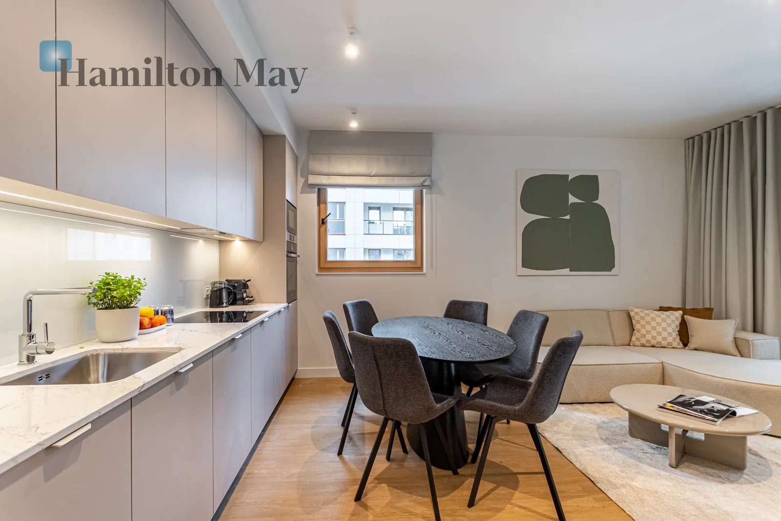 Street: Prosta Region: Wola Subregion: Czyste Distance to centre: 1.99 km Level: 5 Price: 12500 PLN Bedrooms: 3 Bathrooms: 2 Size: 77m2 Price/m2: 162 PLN - slider