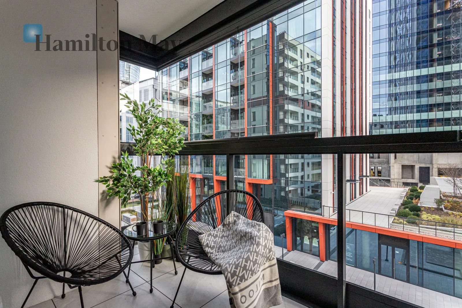 City: Warszawa Street: Prosta Region: Wola Subregion: Czyste Distance to centre: 1.99 km Level: 5 - slider