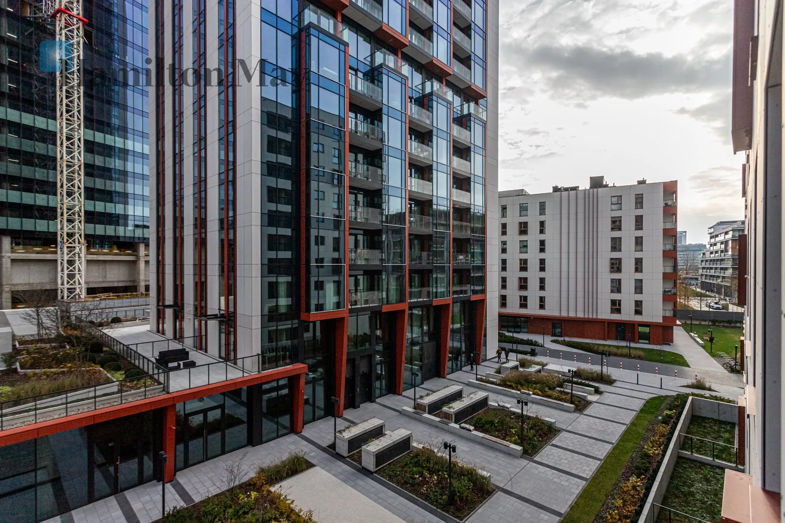 Subregion: Czyste Distance to centre: 1.99 km Level: 5 Price: 12500 PLN Bedrooms: 3 Bathrooms: 2 - slider