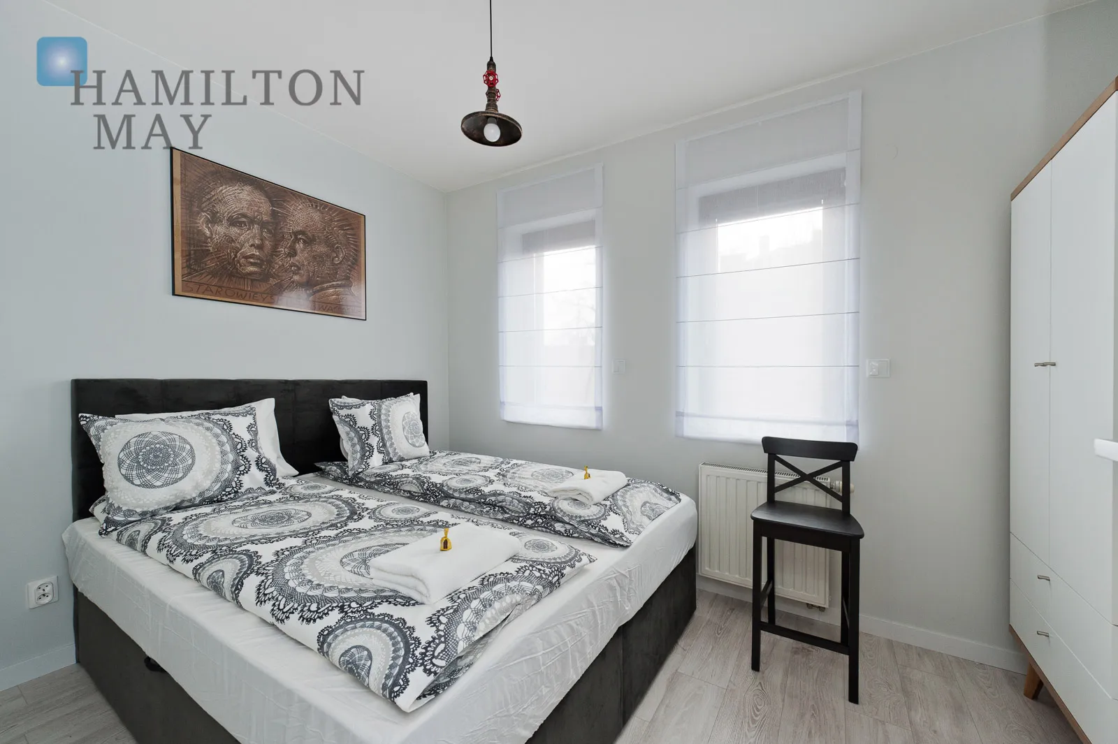 A modern apartment in the prestigious Ludwinów development on the Vistula Boulevards - slider