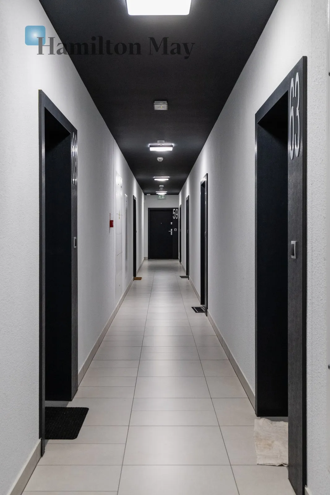 Street: Wielicka Region: Podgórze Subregion: Płaszów Distance to centre: 4.65 km Level: 5 Price: 2650 PLN Bedrooms: 0 - slider