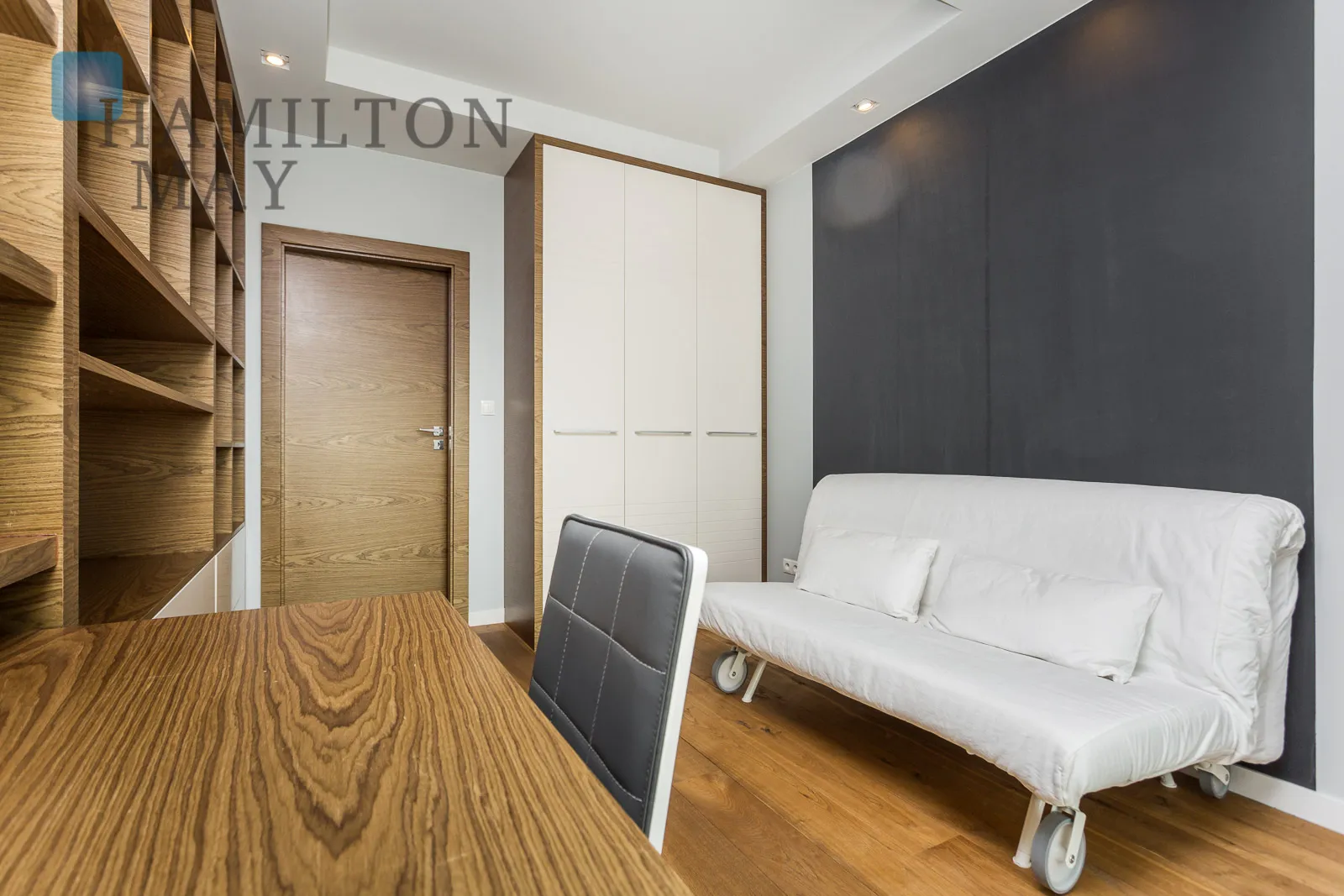 Apartment with a large balcony | near Dworzec Gdański metro - slider