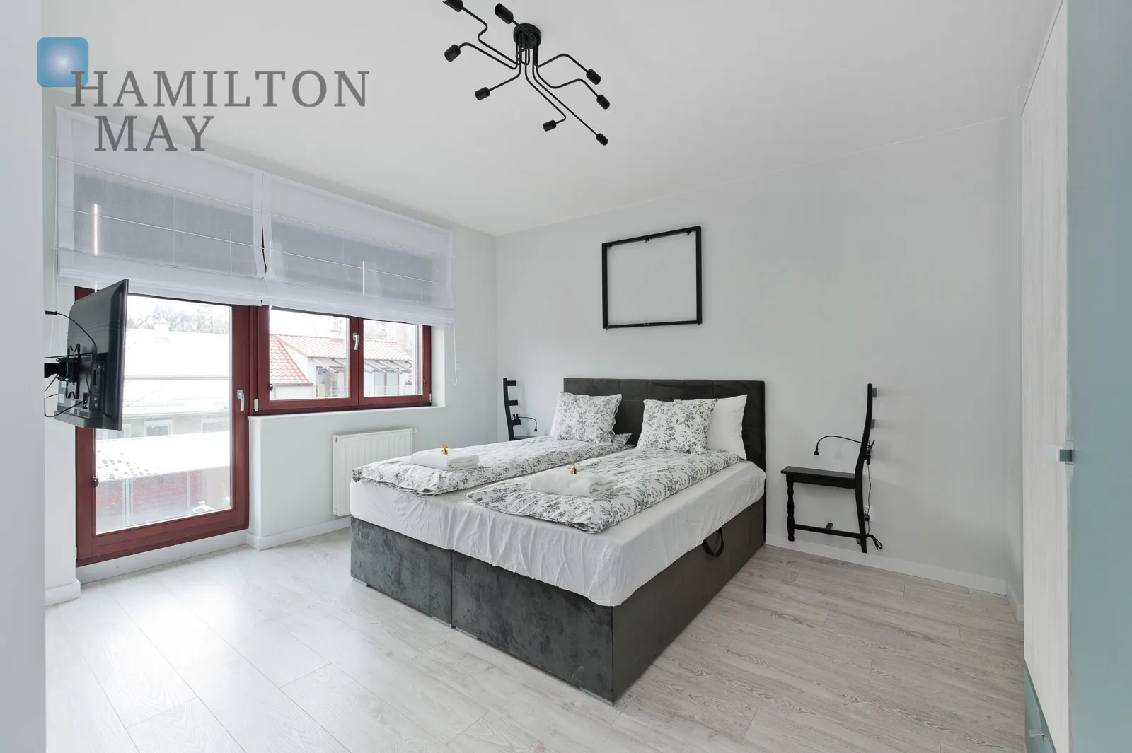 A modern apartment in the prestigious Ludwinów development on the Vistula Boulevards - slider