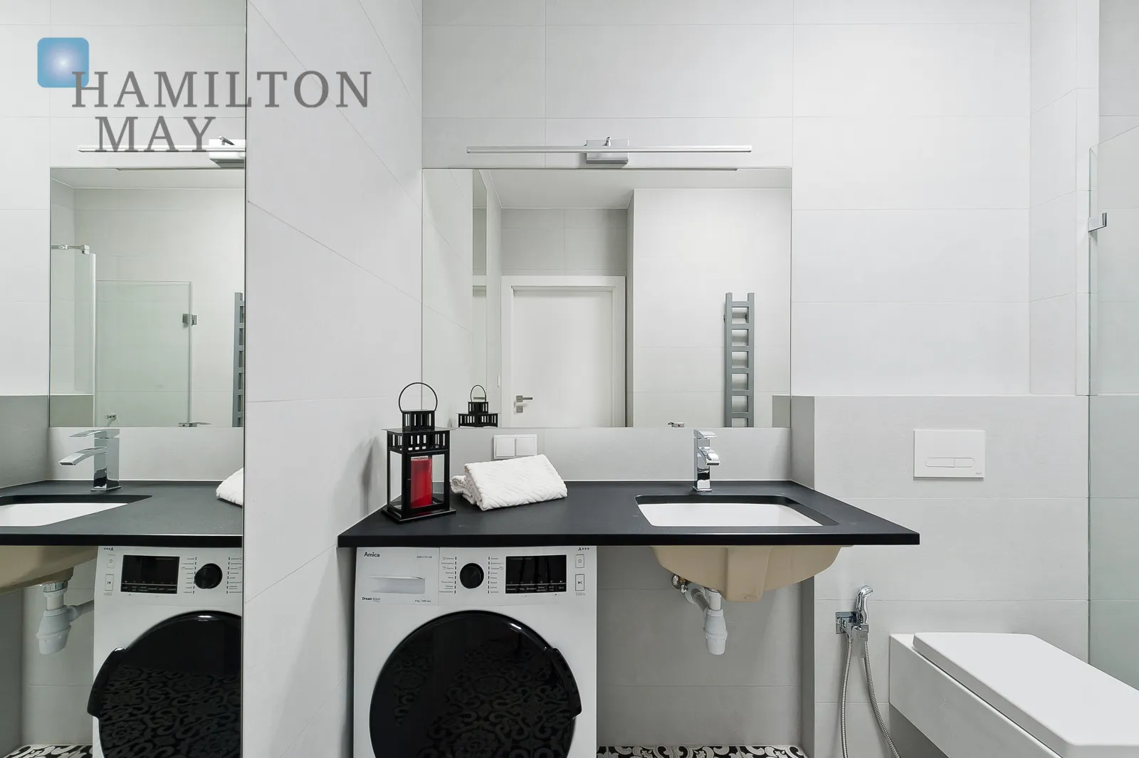 A modern apartment in the prestigious Ludwinów development on the Vistula Boulevards - slider