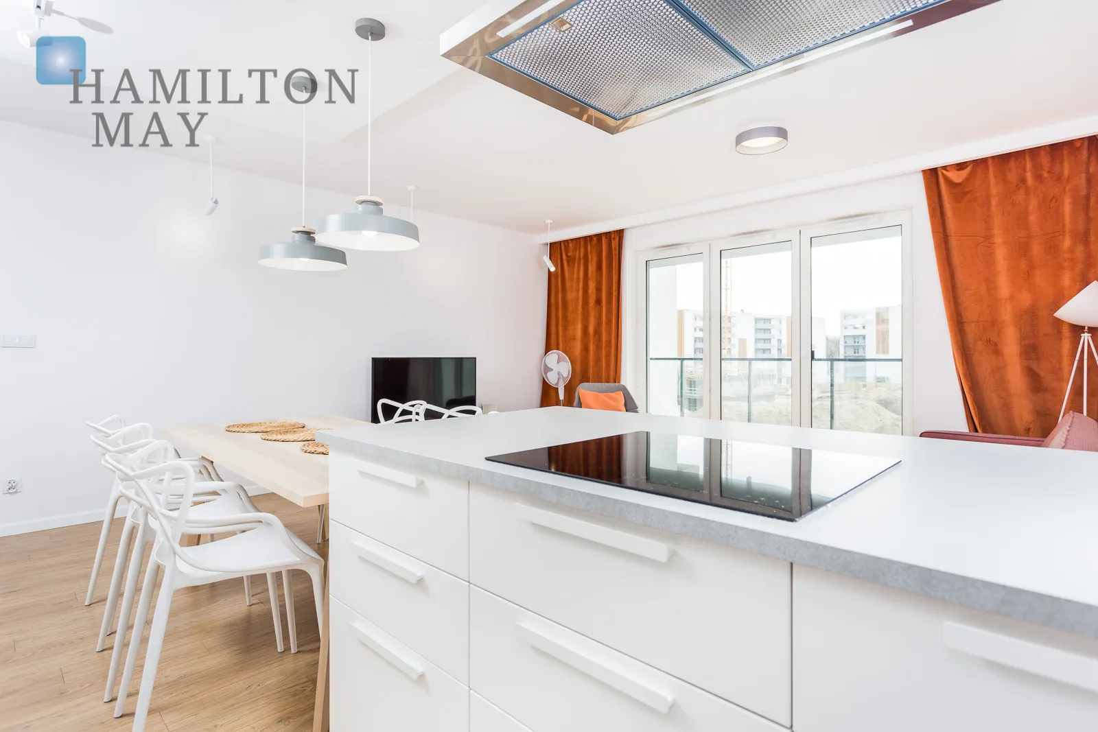 Exclusive, two-story apartment with a dressing room and two bathrooms - slider