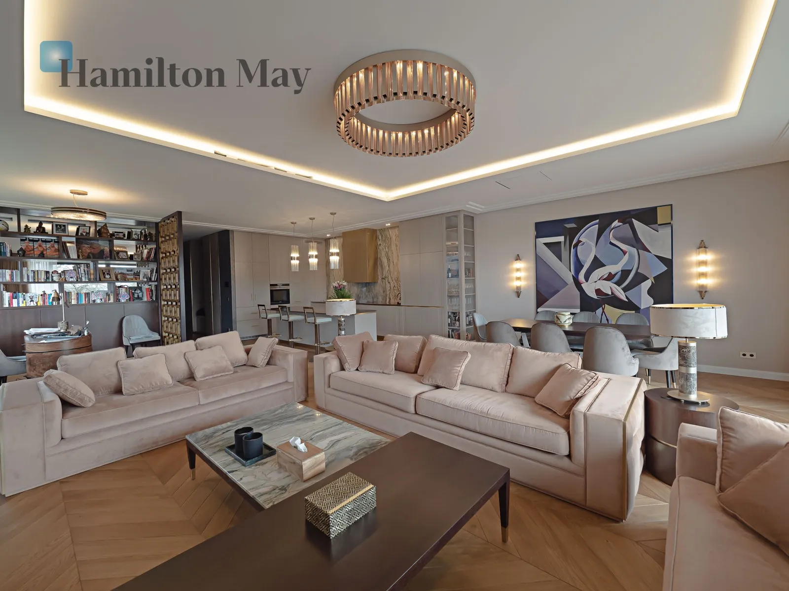 Street: Fort Piłsudskiego Region: Fort Piłsudskiego, Warszawa Distance to centre: 5 km Price: 7000 EUR Bedrooms: 3 Bathrooms: 2 - slider