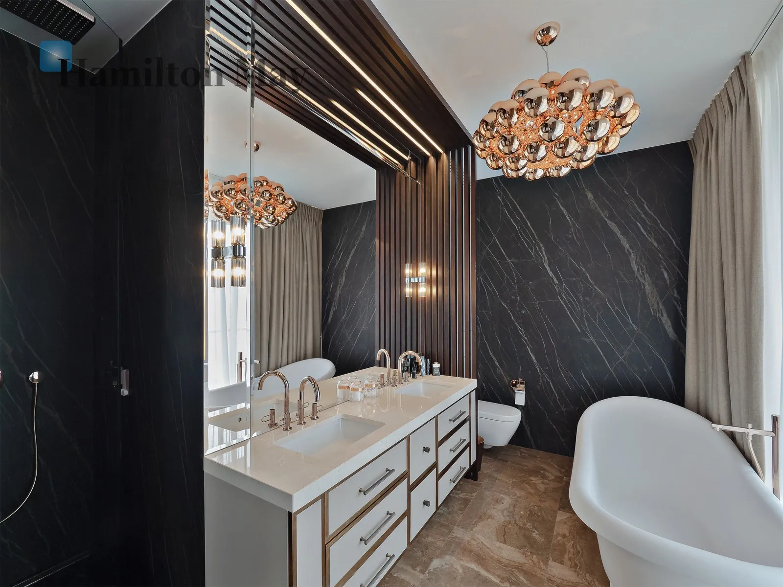 Region: Fort Piłsudskiego, Warszawa Distance to centre: 5 km Price: 7000 EUR Bedrooms: 3 Bathrooms: 2 Size: 168m2 Price/m2: 42 EUR - slider