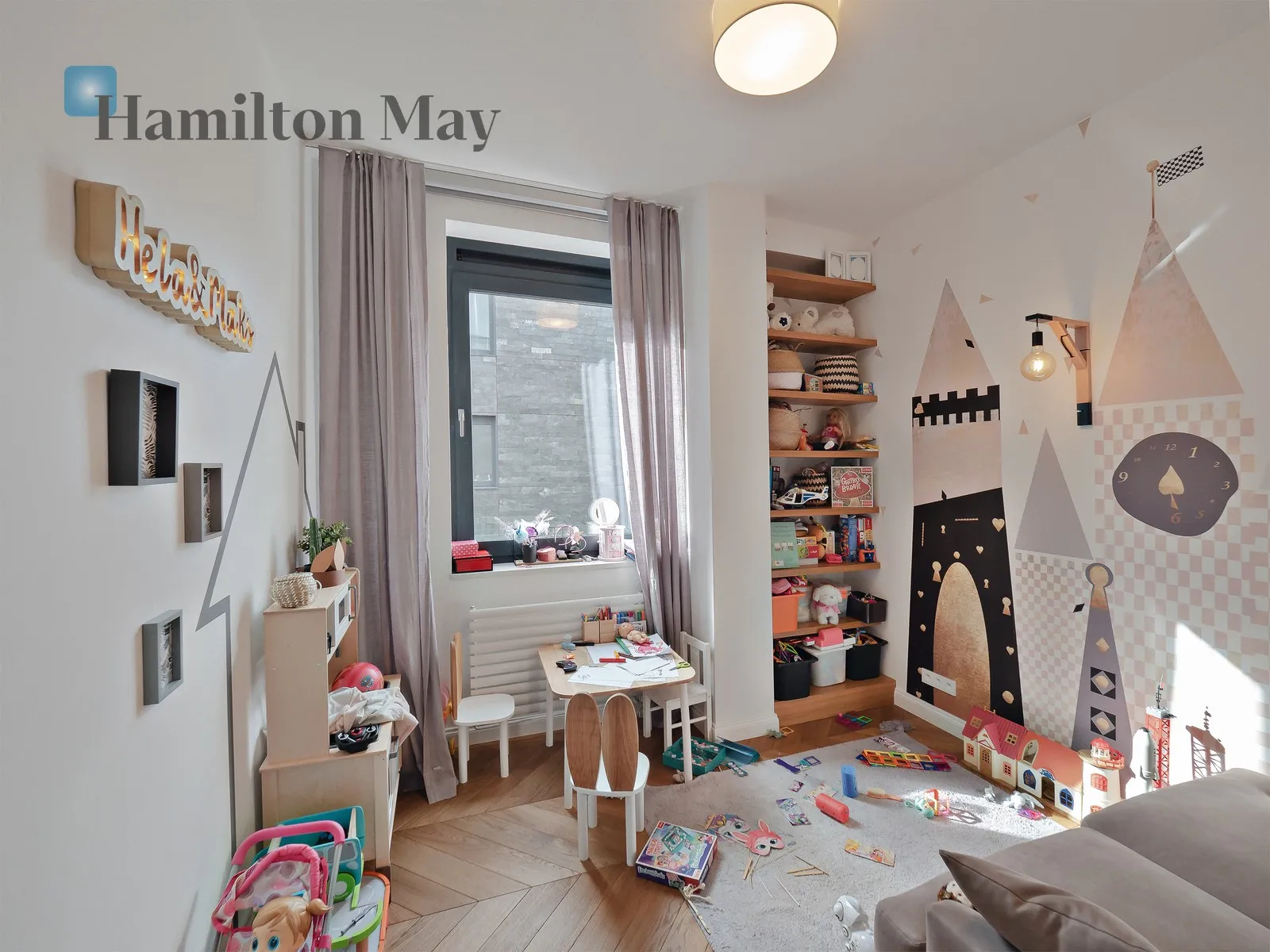 Distance to centre: 5 km Price: 7000 EUR Bedrooms: 3 Bathrooms: 2 Size: 168m2 Price/m2: 42 EUR - slider